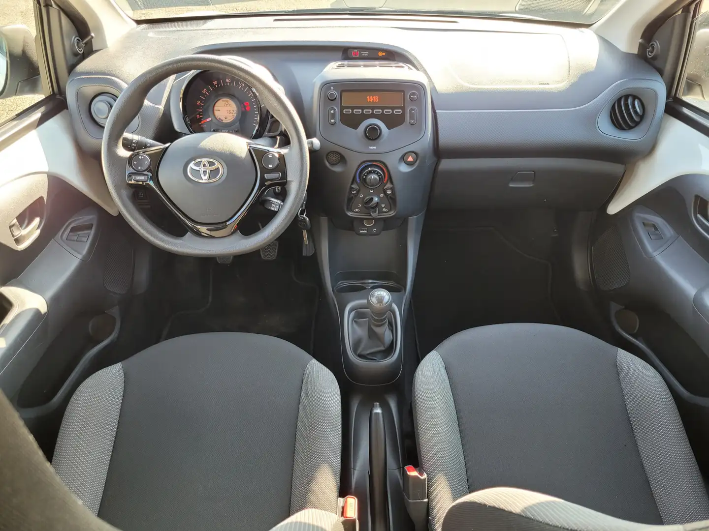 Toyota Aygo 1.0 VVT-i x-now El.ramen | Airco | Audio Wit - 2