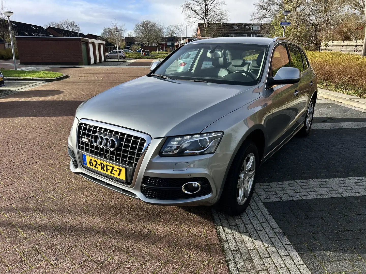 Audi Q5 2.0 TFSI q. Pro Line Grijs - 1