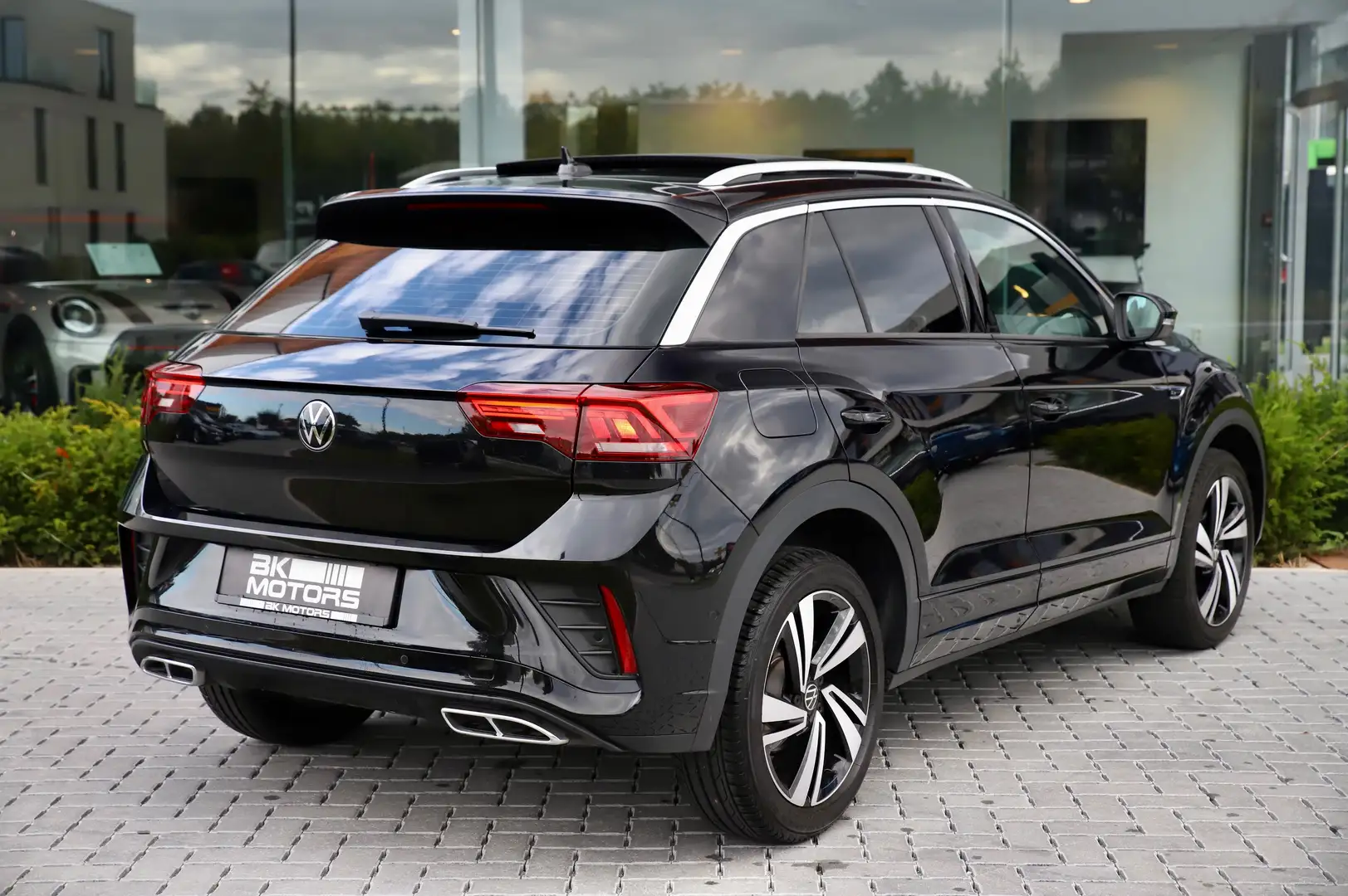 Volkswagen T-Roc 1.5 TSI DSG R-Line -PANO-TREKHAAK-IQ.LIGHT-DIG.DSH Noir - 2