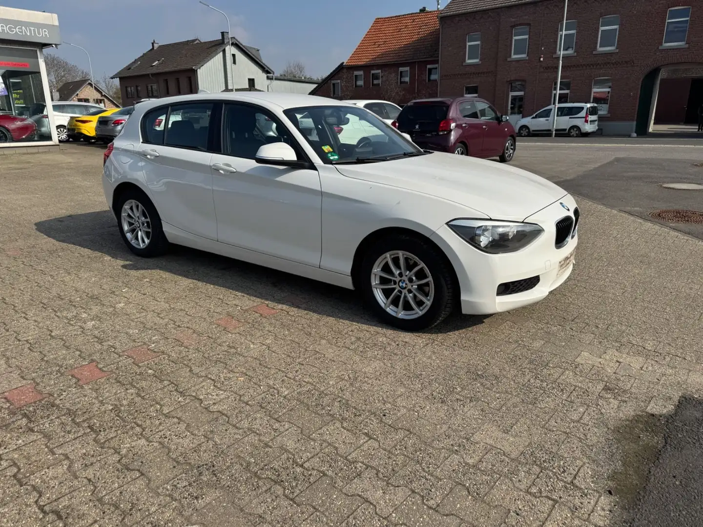 BMW 116 d 5-trg Klimaauto PDC ANHÄNGERKPL Multifkt Wit - 2
