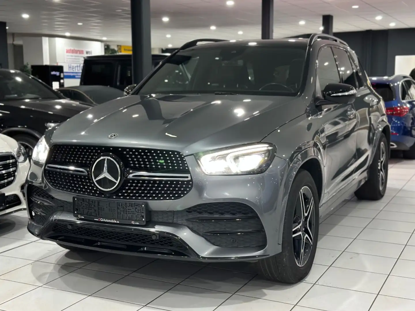 Mercedes-Benz GLE 300 d 4Matic*AMG*PANO*MEMORY*MBEAM*360*KEYLE Grau - 1