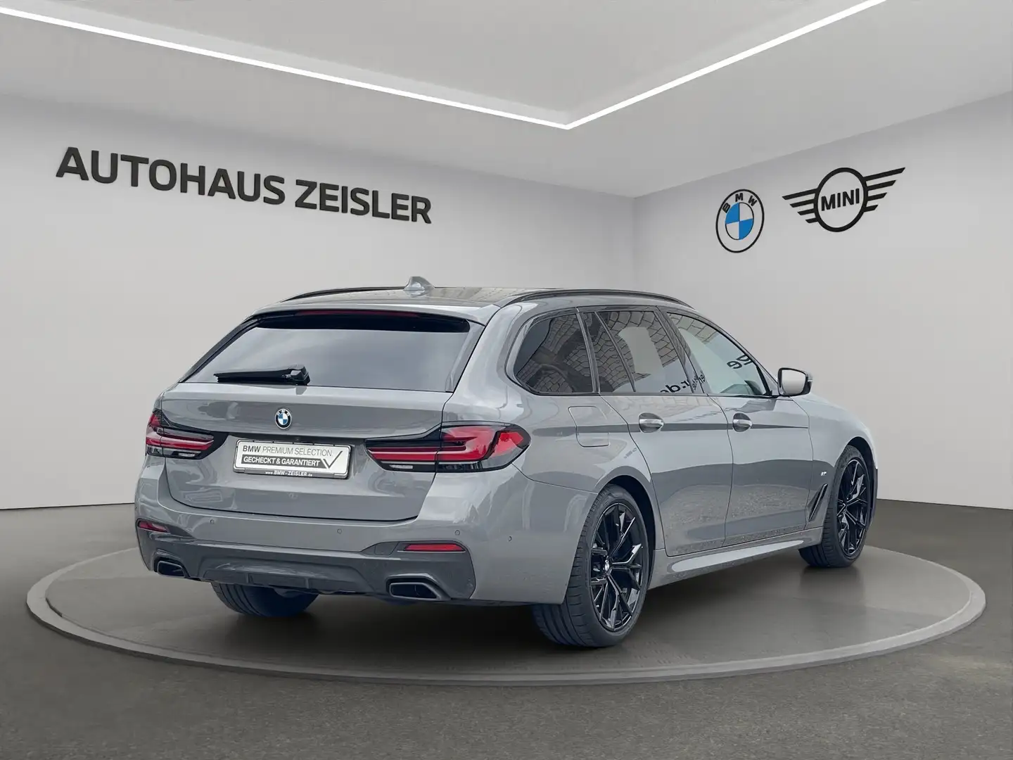 BMW 530 d Touring M SPORTPAKET AHK Head-Up Komfortsitze Gris - 2