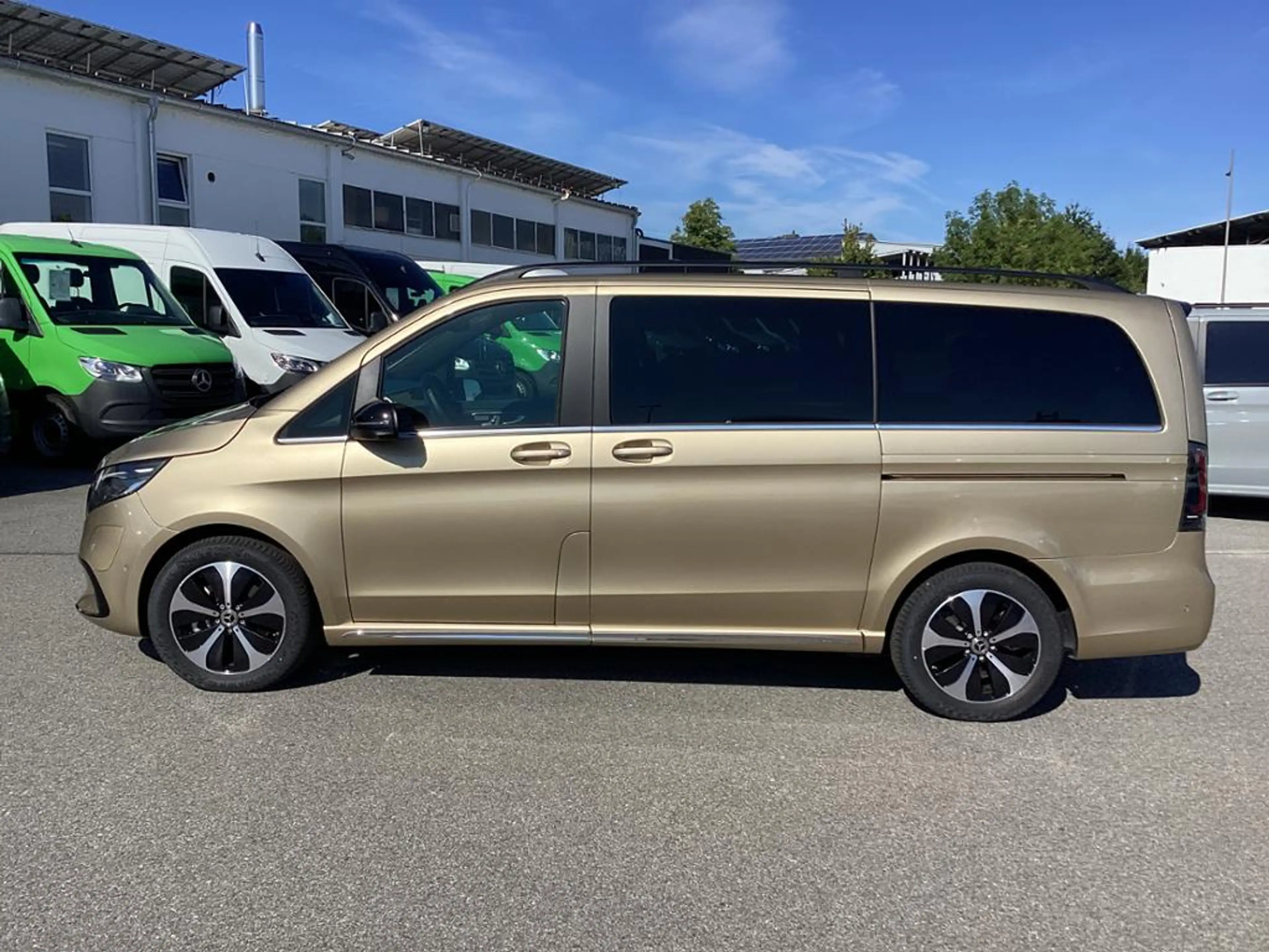 Mercedes-Benz EQV 300 AVANTGARDE lang AIRMATIC Memory Sitzklima — photo 7