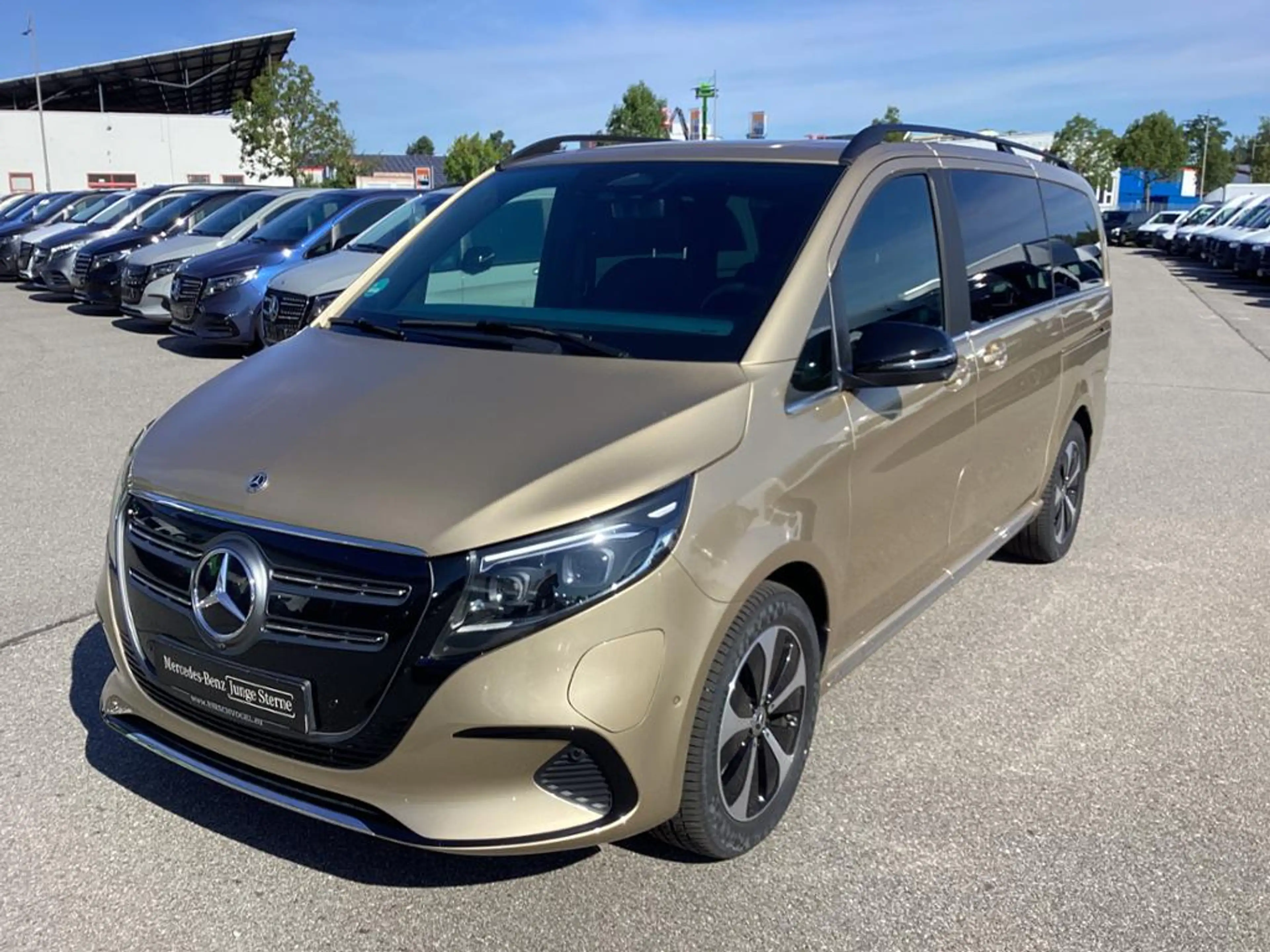 Mercedes-Benz EQV 300 AVANTGARDE lang AIRMATIC Memory Sitzklima — photo 2
