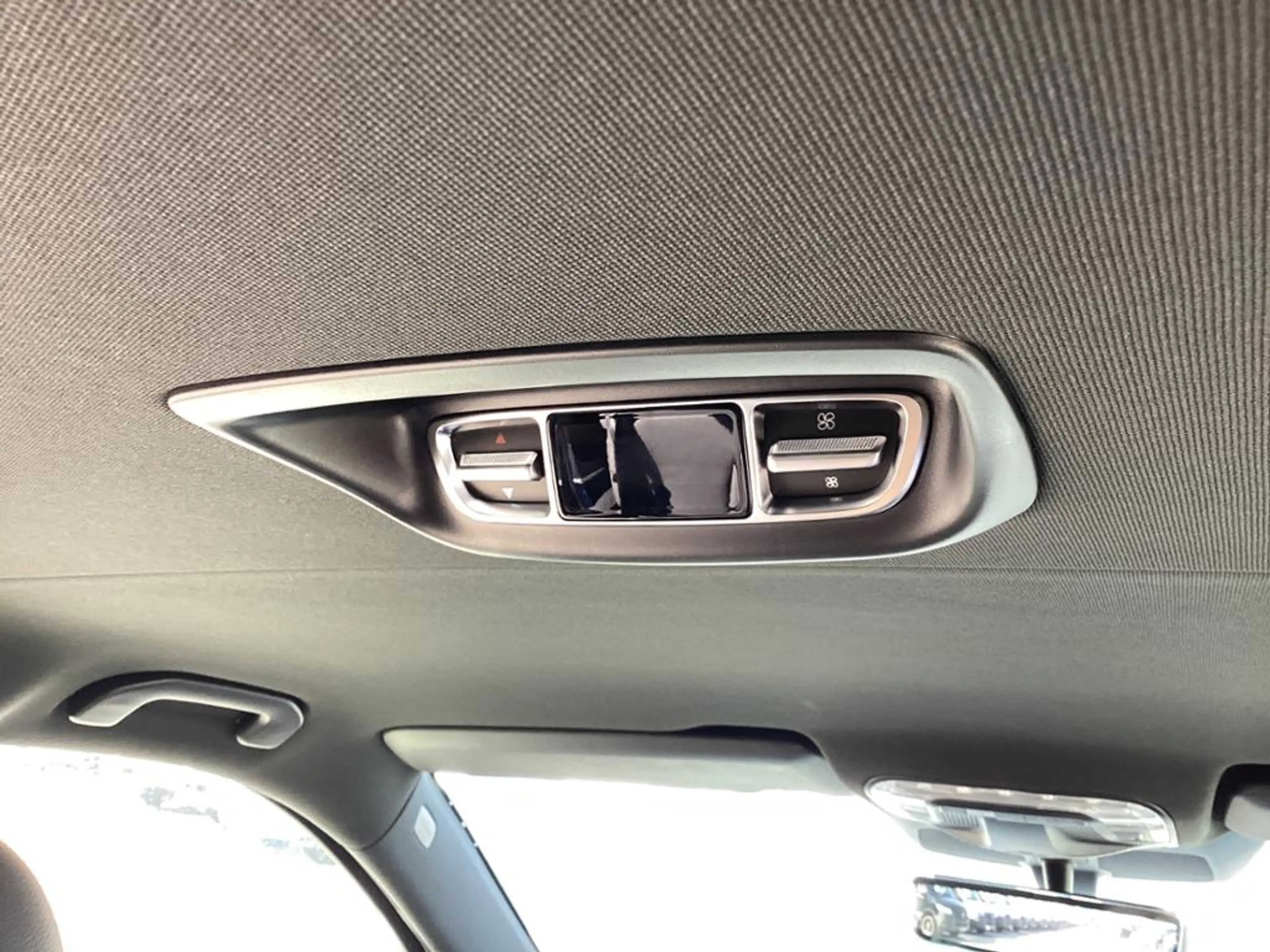 Mercedes-Benz EQV 300 AVANTGARDE lang AIRMATIC Memory Sitzklima — photo 15
