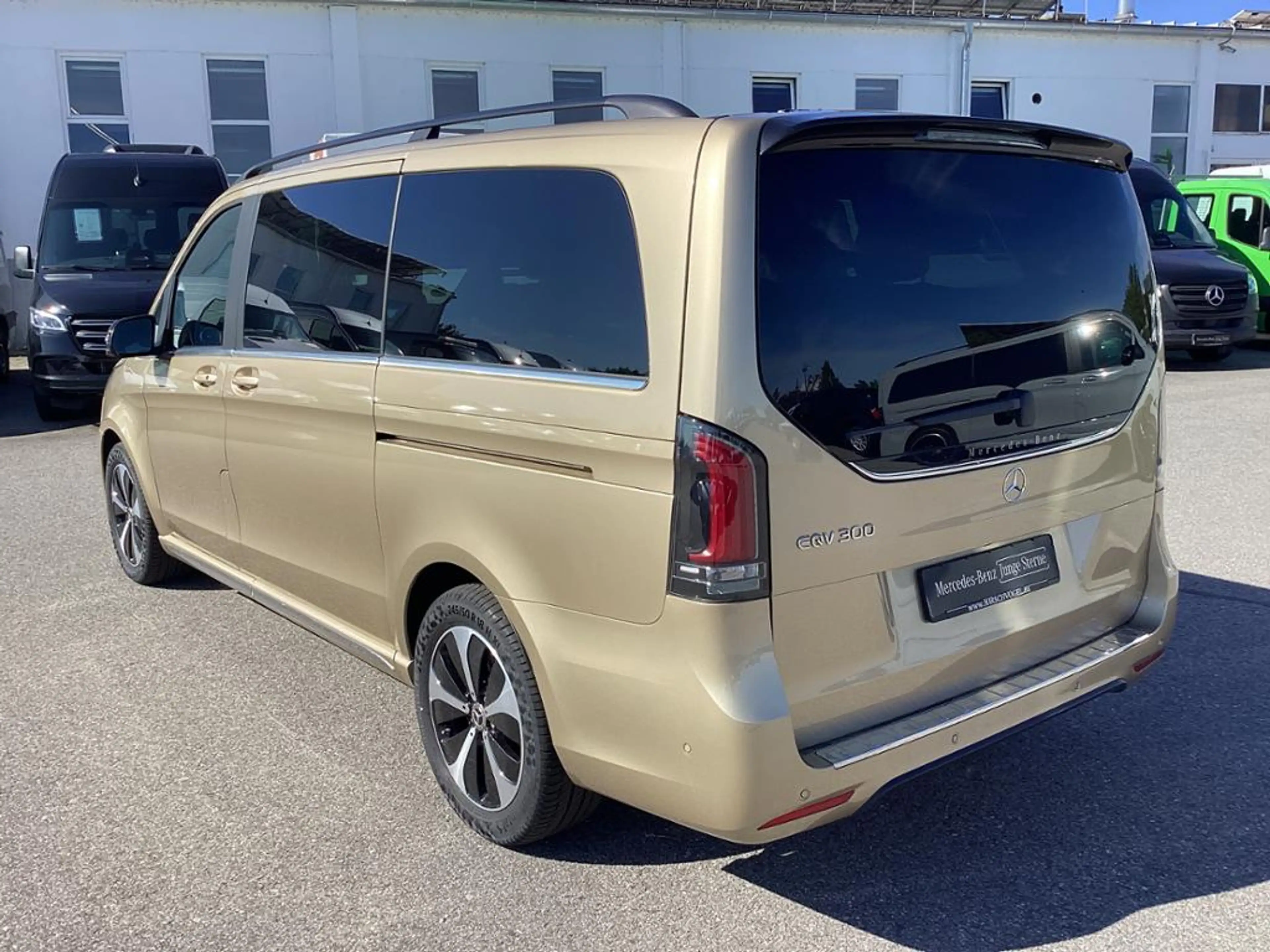 Mercedes-Benz EQV 300 AVANTGARDE lang AIRMATIC Memory Sitzklima — photo 6