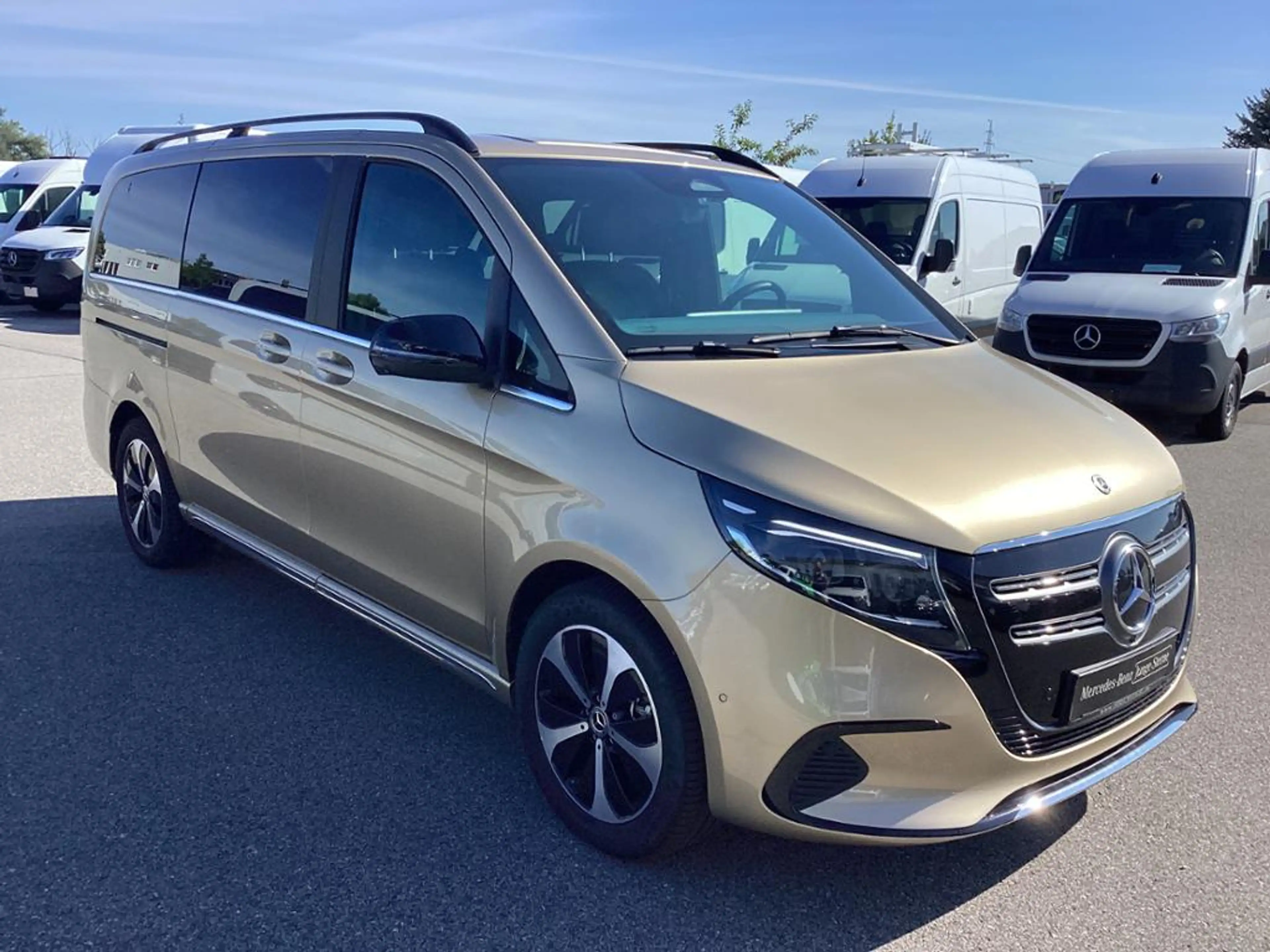 Mercedes-Benz EQV 300 AVANTGARDE lang AIRMATIC Memory Sitzklima — photo 3