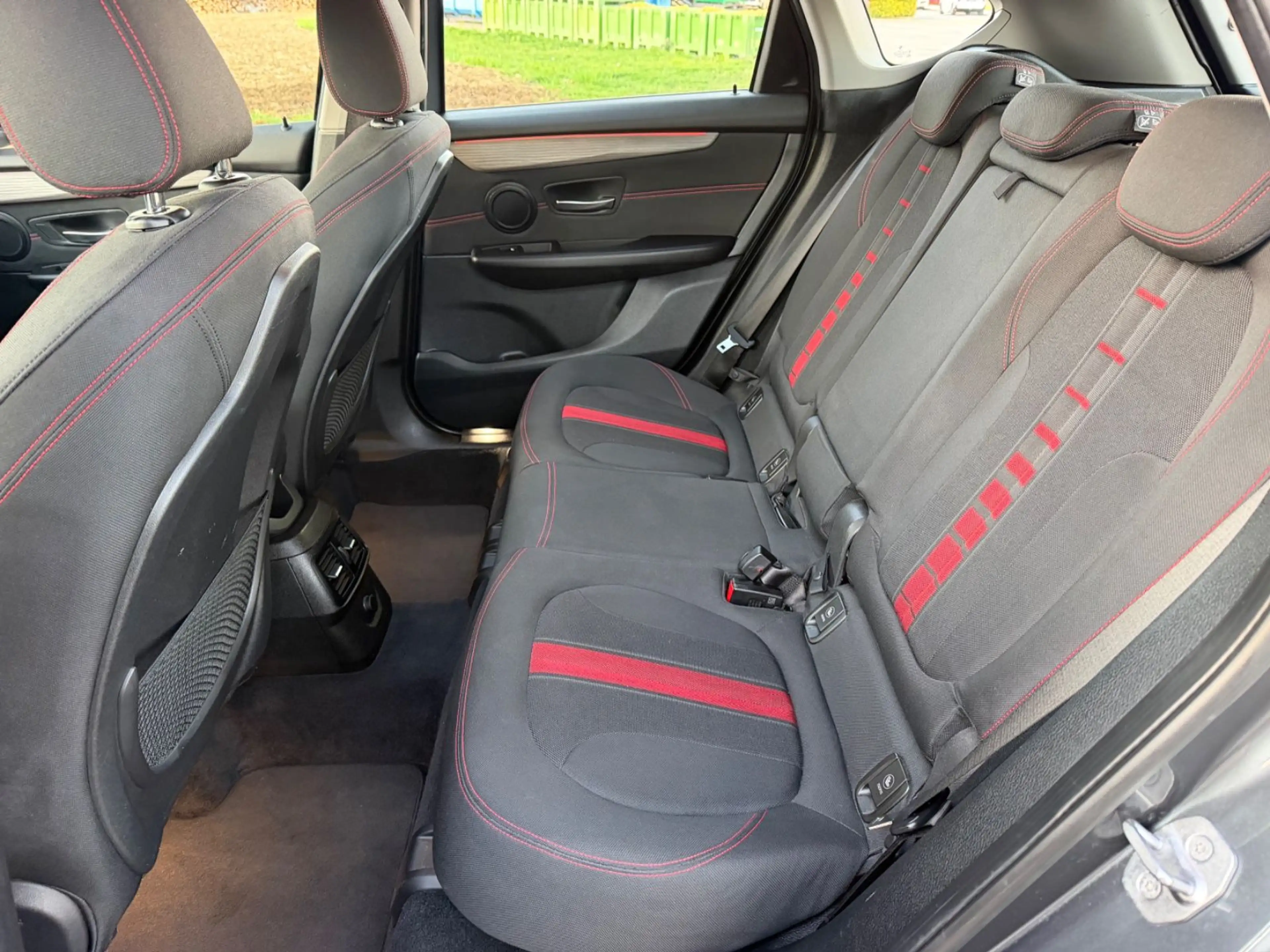 BMW 225 i xDrive Active Tourer Sport Line*AUTOM*NAVI* — photo 12