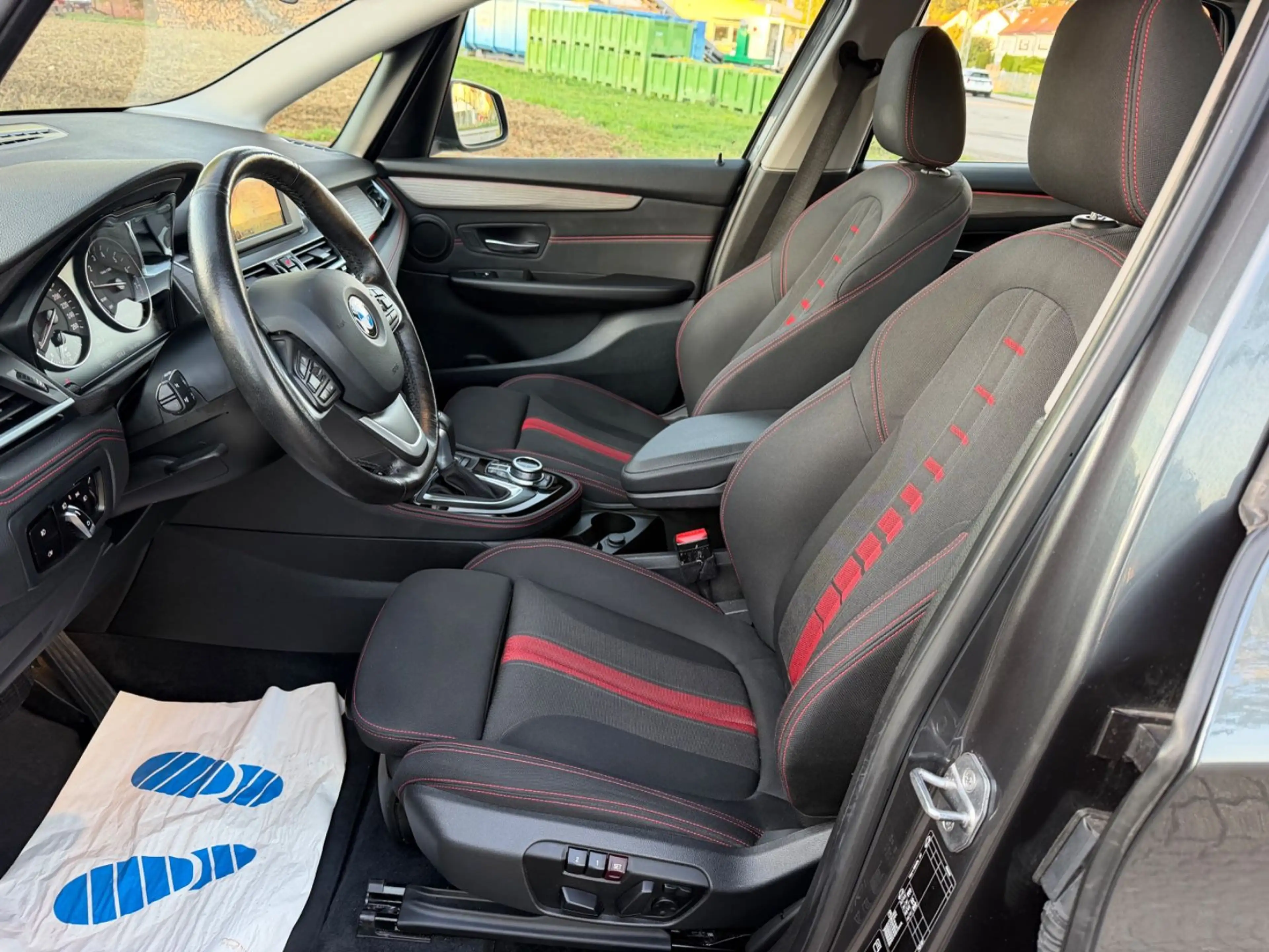 BMW 225 i xDrive Active Tourer Sport Line*AUTOM*NAVI* — photo 9
