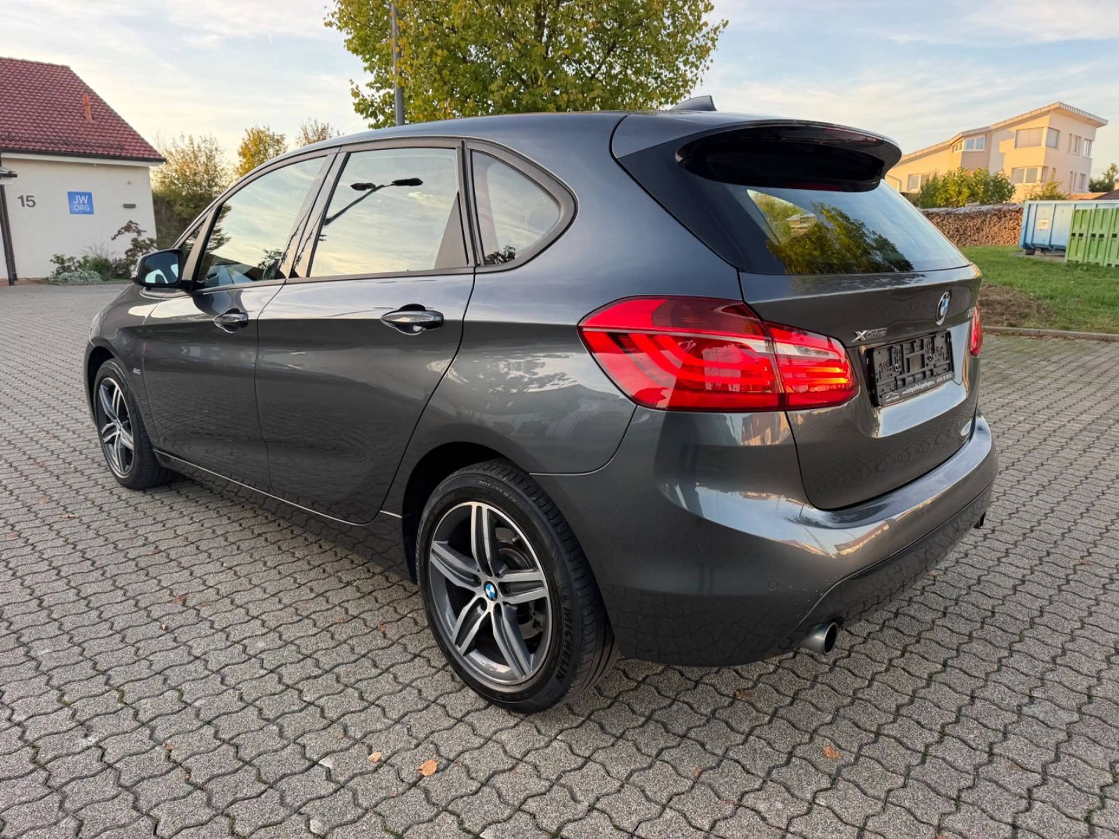 BMW 225 i xDrive Active Tourer Sport Line*AUTOM*NAVI* — photo 7