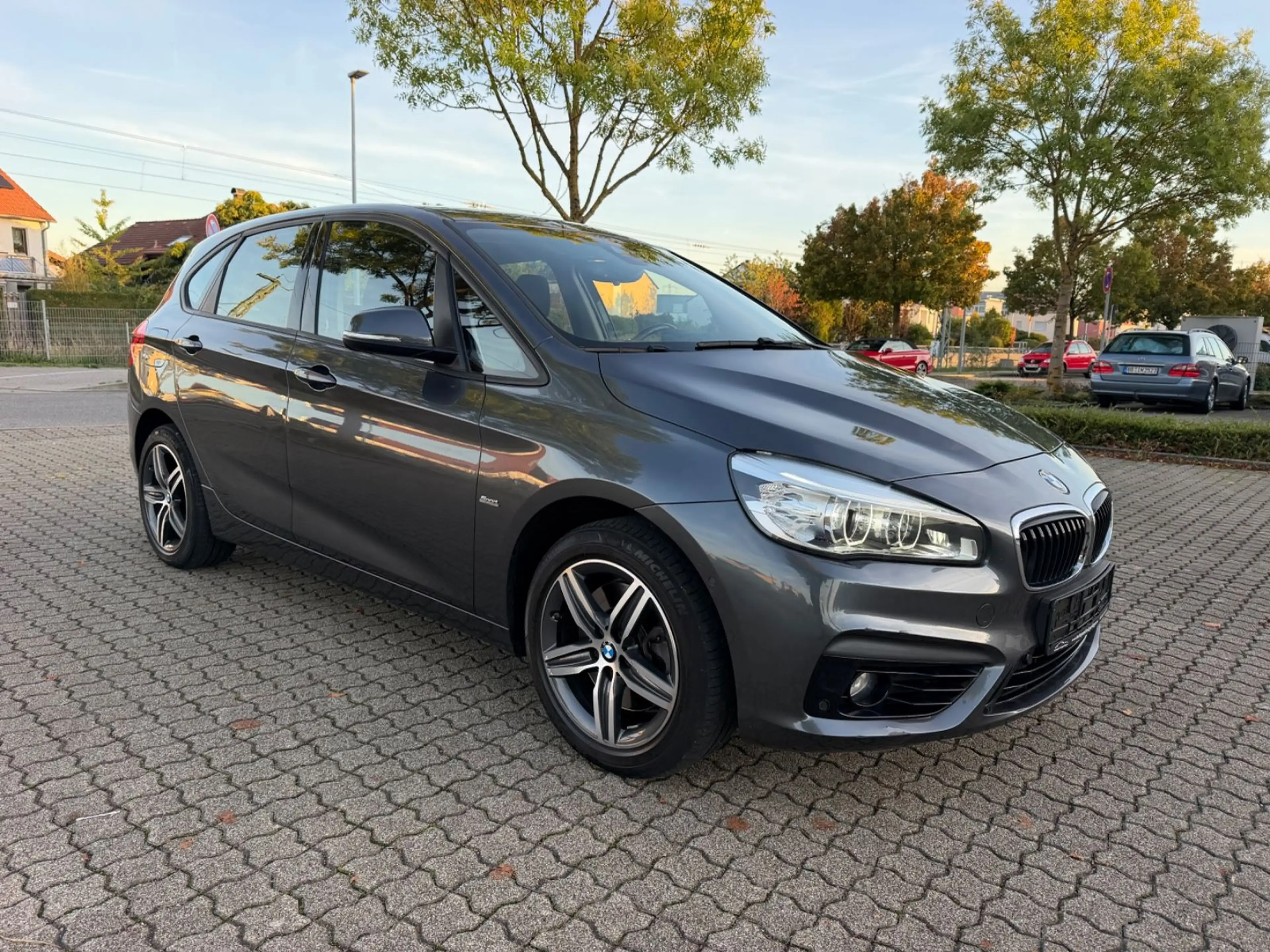 BMW 225 i xDrive Active Tourer Sport Line*AUTOM*NAVI* — photo 3