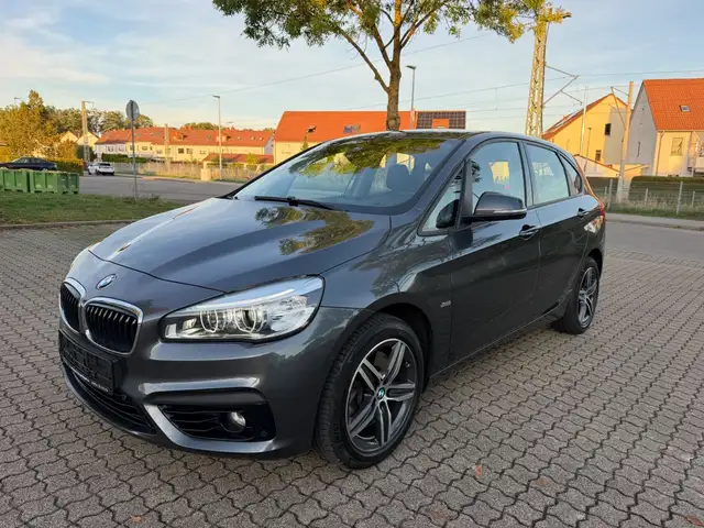 BMW 225 i xDrive Active Tourer Sport Line*AUTOM*NAVI*