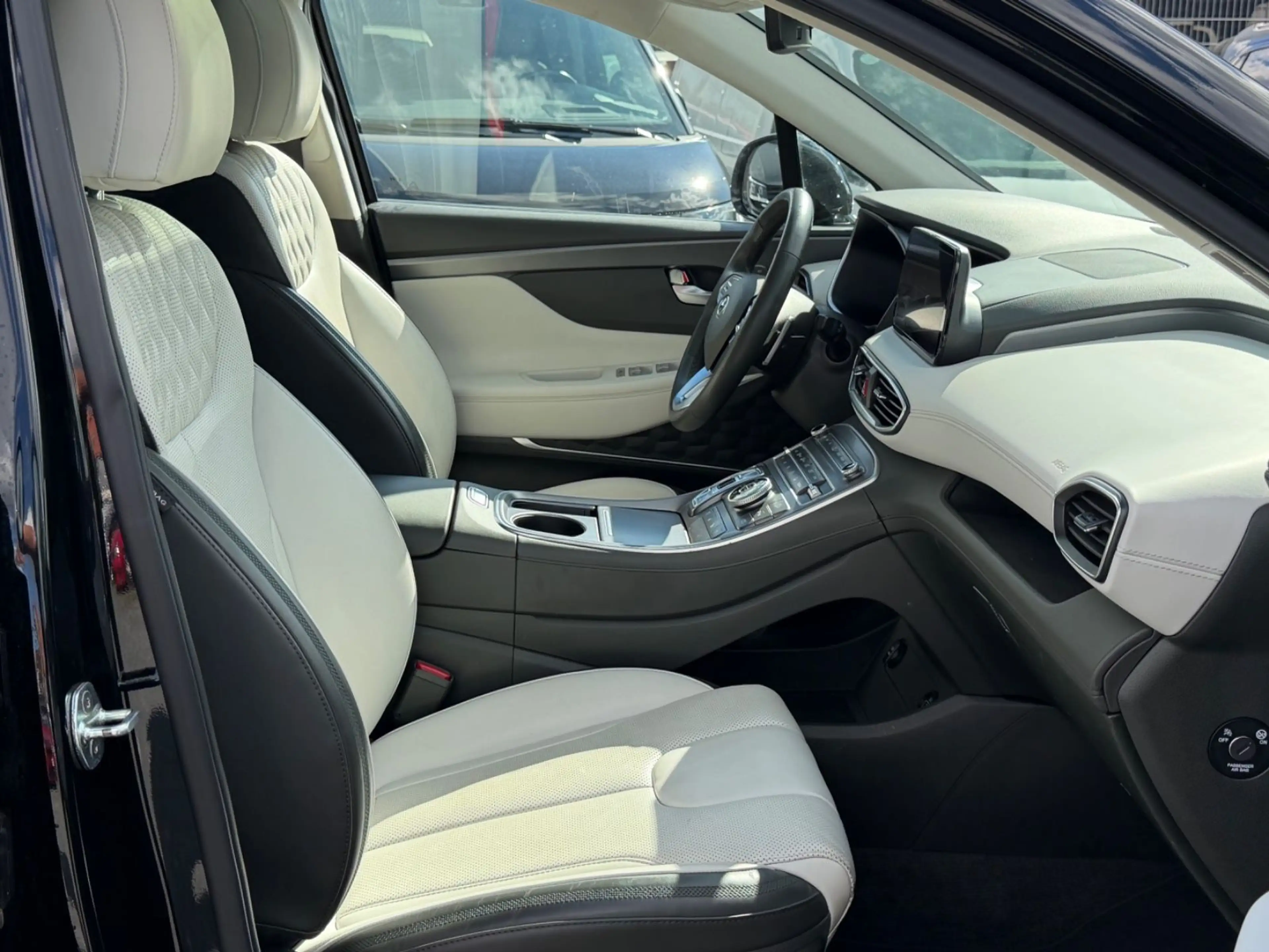 Hyundai SANTA FE Signature 4WD — photo 12