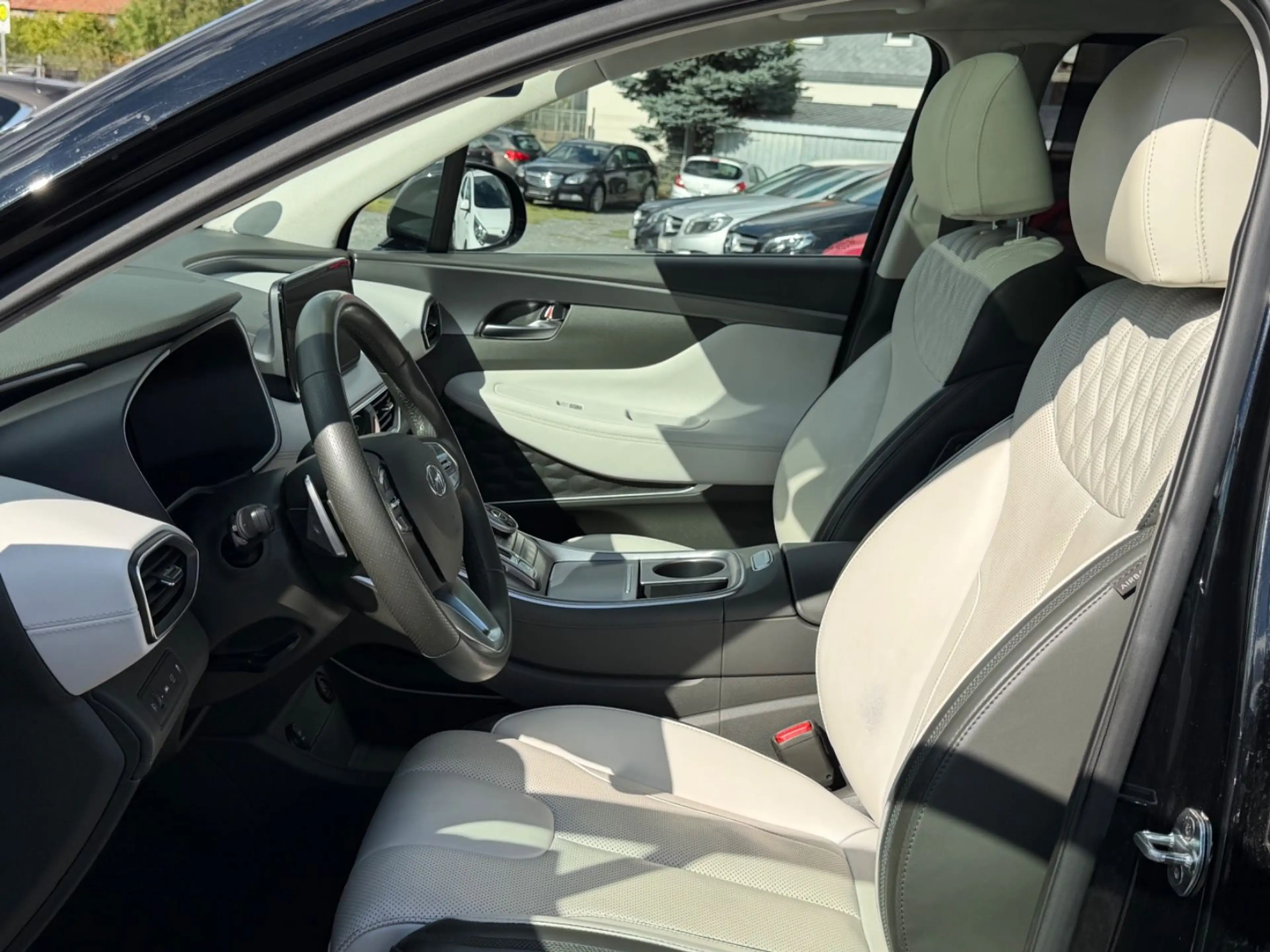 Hyundai SANTA FE Signature 4WD — photo 11