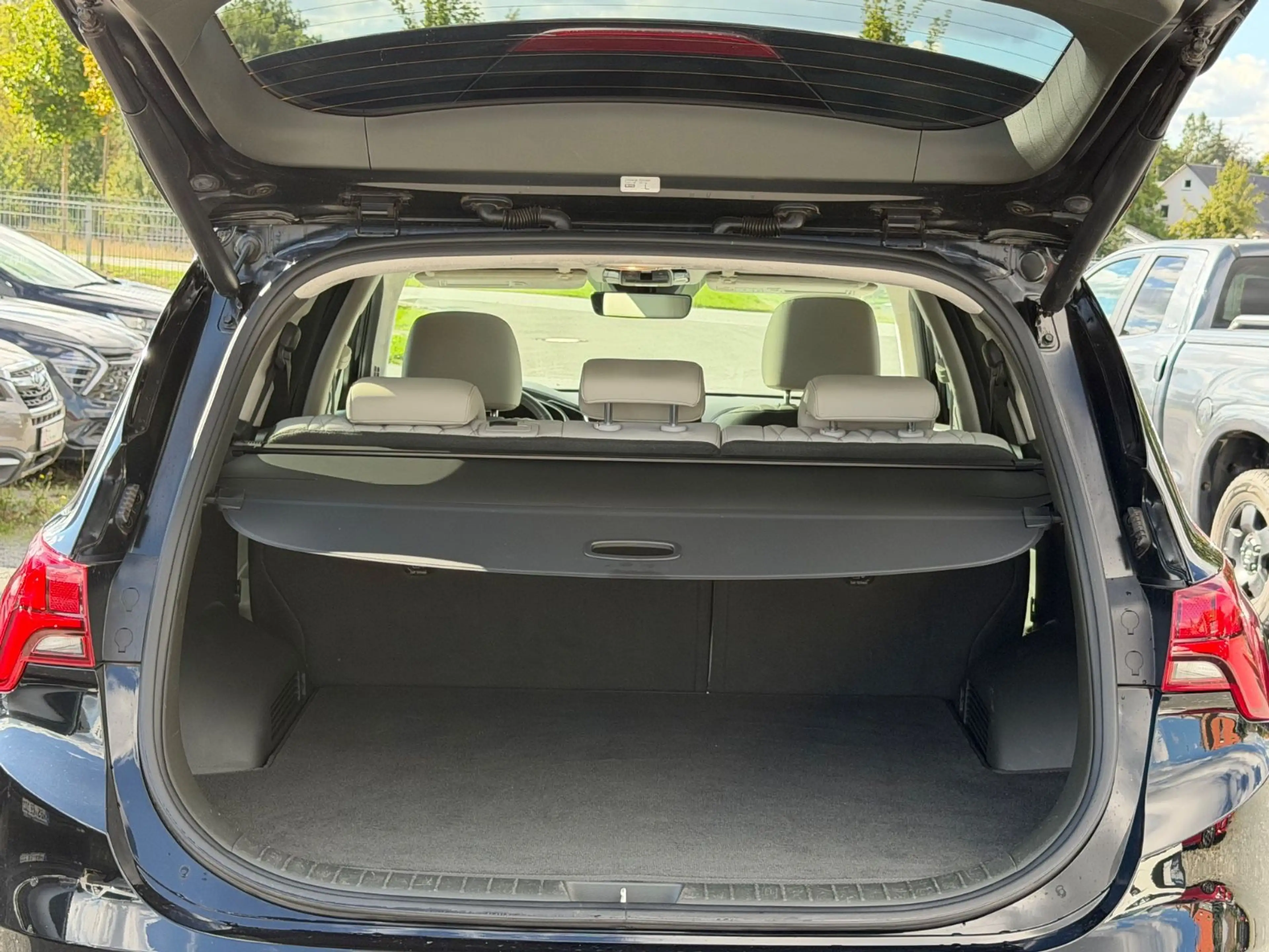 Hyundai SANTA FE Signature 4WD — photo 8
