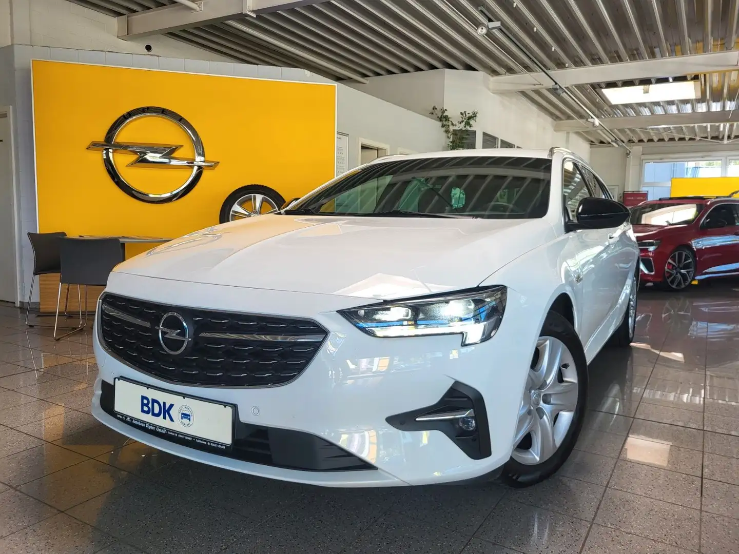 Opel Insignia B ST "Ultimate" Bose/Alcantara/18Zoll Weiß - 2