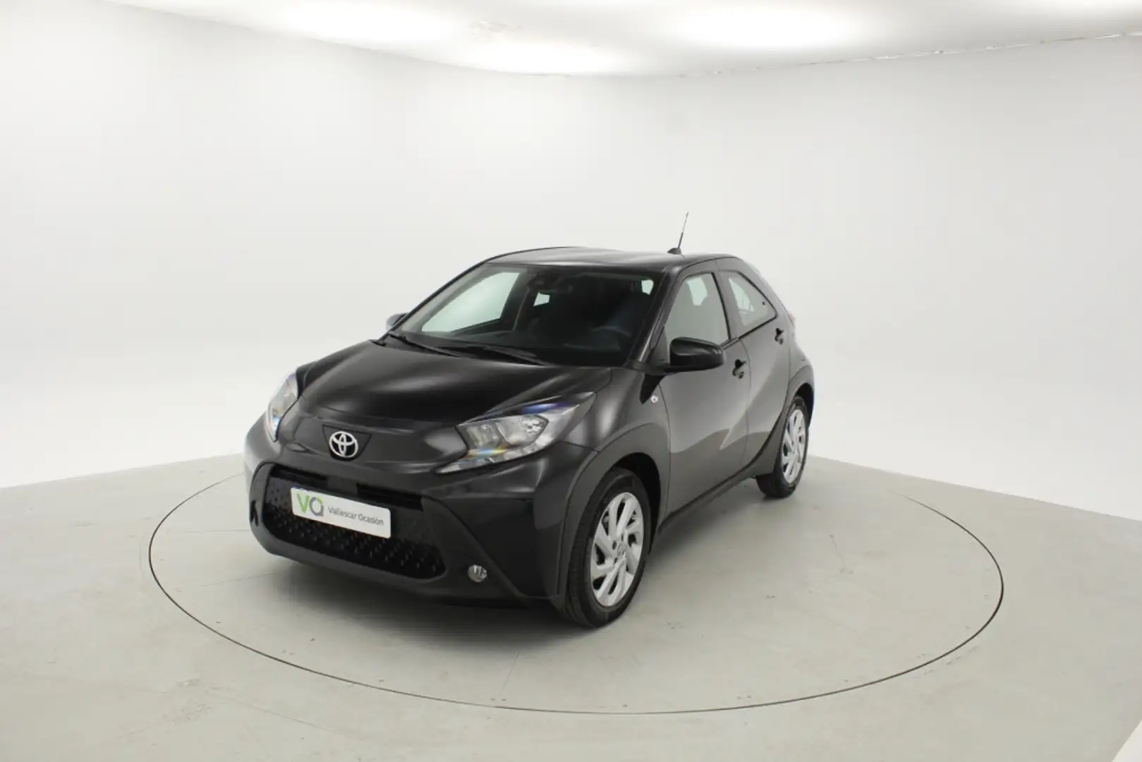 Toyota Aygo X 1.0 VVT-I PLAY 72 5P X-SHIFT Negro - 2