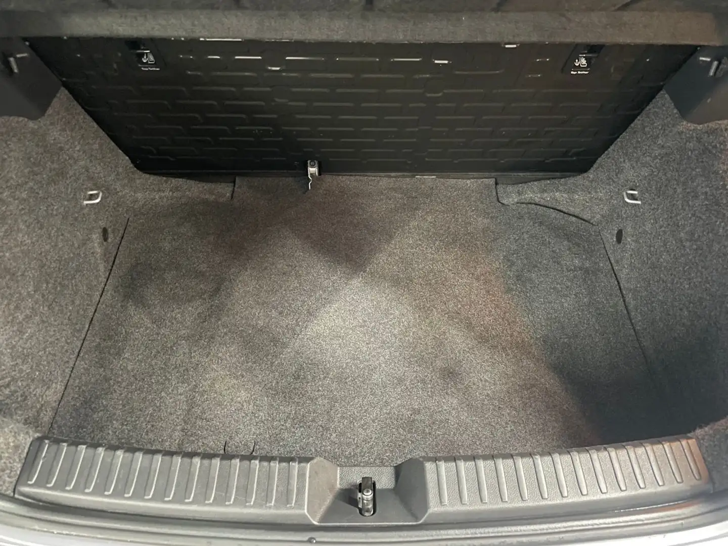 SEAT Ibiza 1.0 TSI S&S Reference Plus 95 Plateado - 2