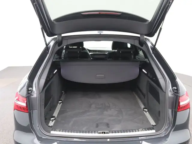 Audi A6 view 7