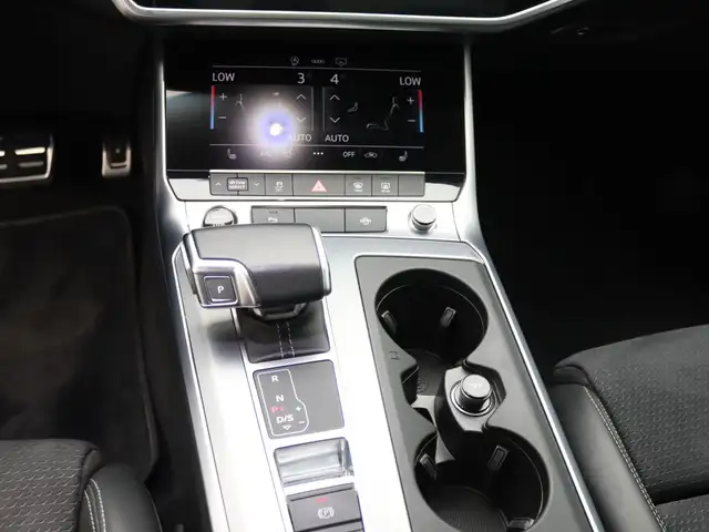 Audi A6 view 14