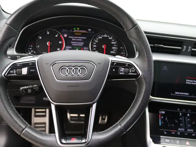 Audi A6 view 12