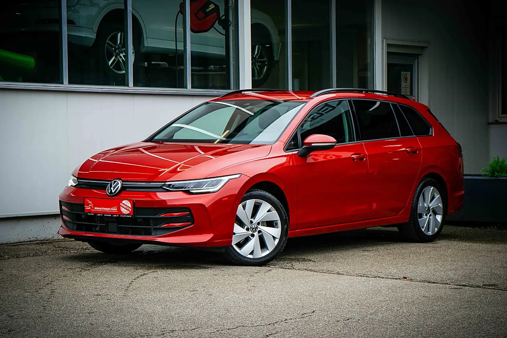 Volkswagen Golf Variant Golf VIII Variant 1.5 eTSI *KAMERA*KEYLESS*LED* Rot - 2