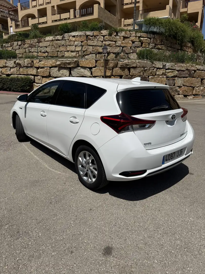 Toyota Auris 1.8 VVT-i Hybrid Automatik - 1