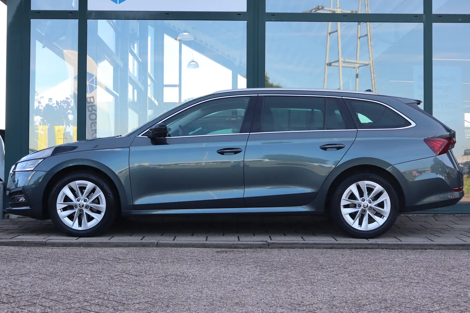 Skoda Octavia Combi 150PK 1.5 TSI First Edition | Airco (automat Grijs - 2