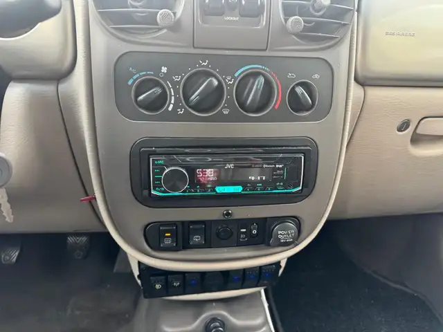 Chrysler PT Cruiser view 15
