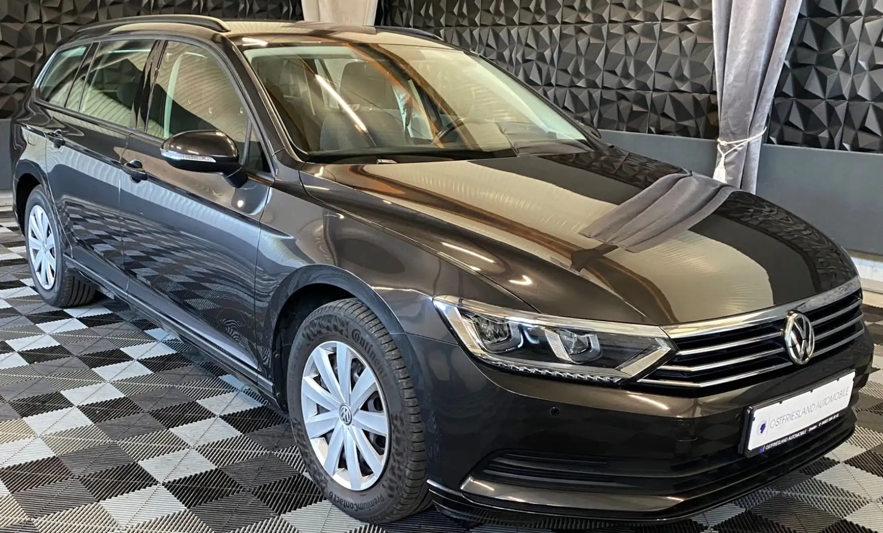 Volkswagen Passat Variant 1.5 TSI, PDC, Navi,Klimaautomatik Gris - 1