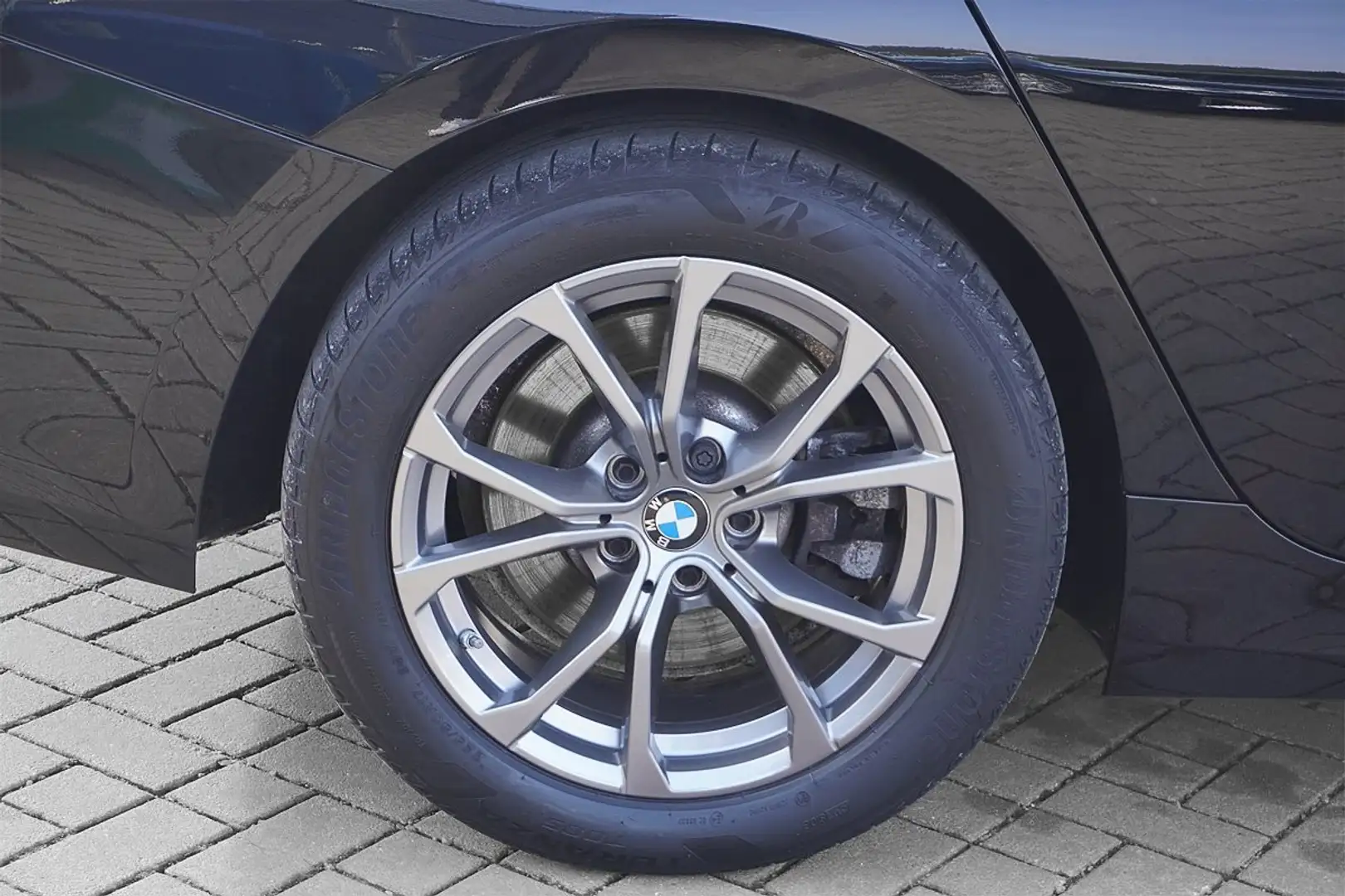 BMW 330 i xDrive Touring Sport Line AHK Kamera LED Sportsi Noir - 2