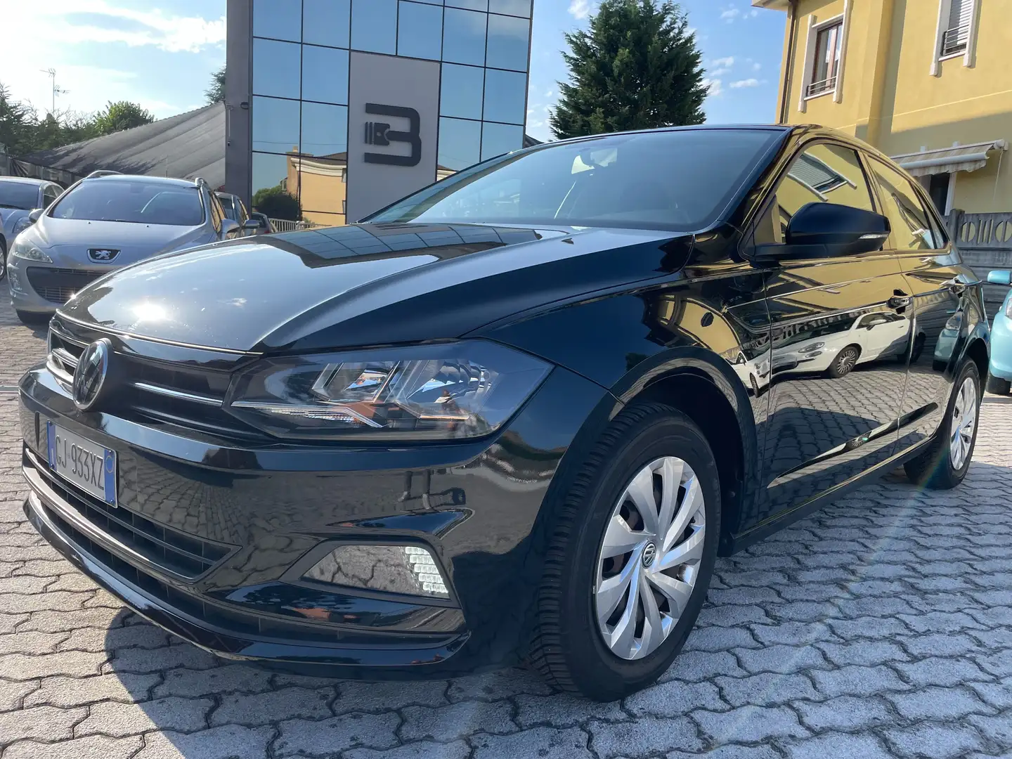 Volkswagen Polo Polo 5p 1.0 mpi Trendline 65cv NAVI+CAR PLAY+PDC Nero - 1