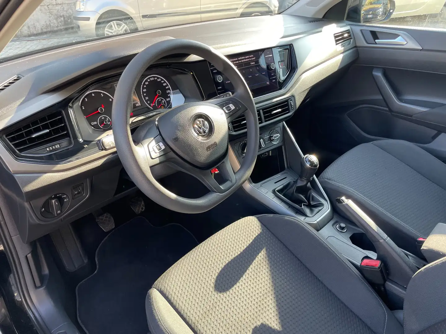 Volkswagen Polo Polo 5p 1.0 mpi Trendline 65cv NAVI+CAR PLAY+PDC Nero - 2