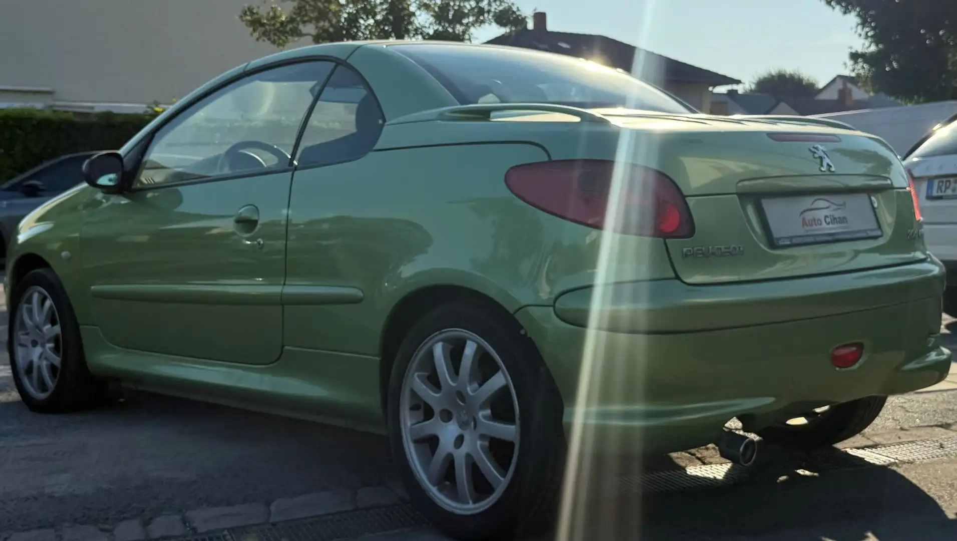 Peugeot 206 Cabriolet CC Platinum + TÜV01/2027! Groen - 2