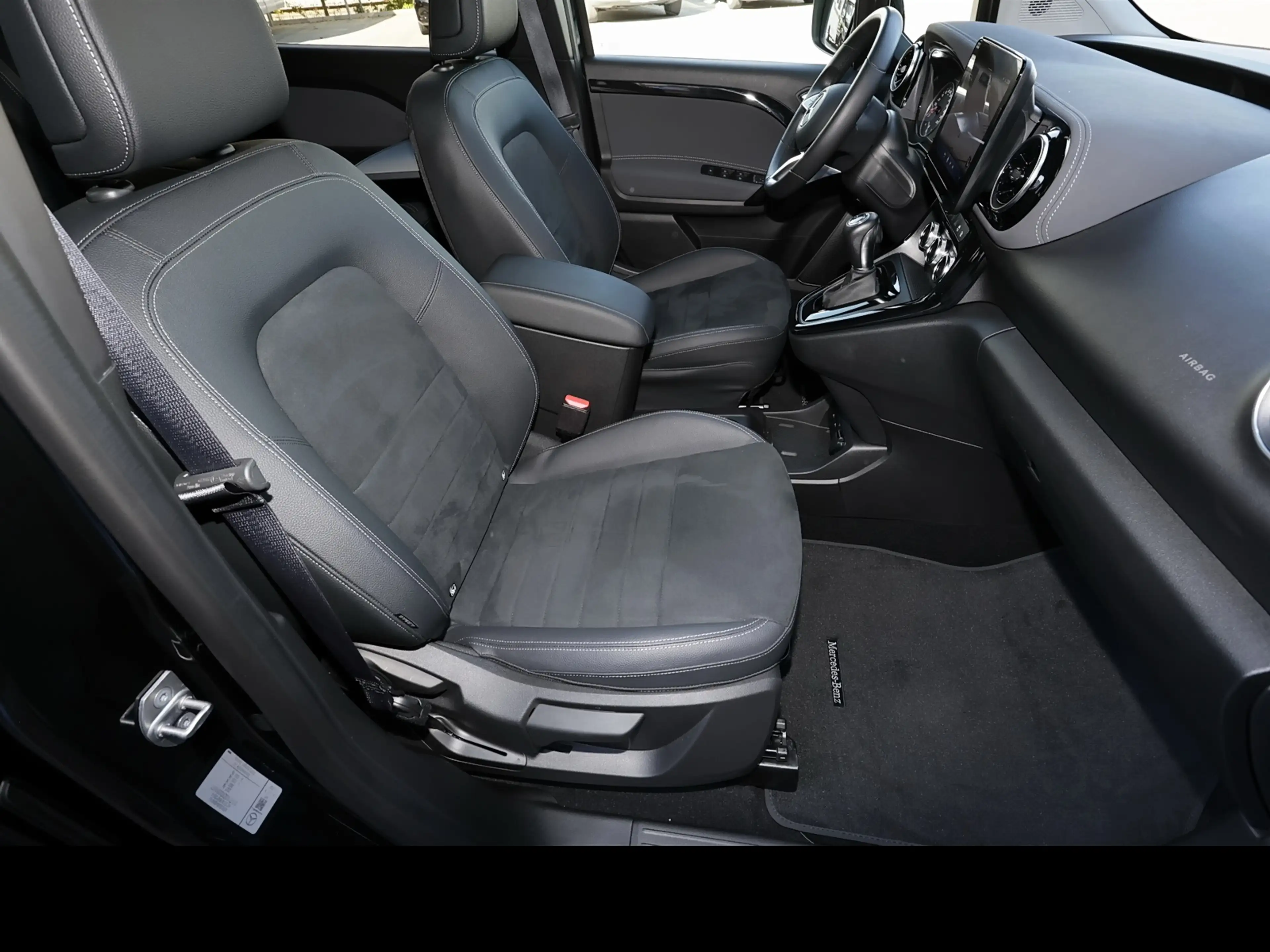 Mercedes-Benz T-Class Progressive lang — photo 4