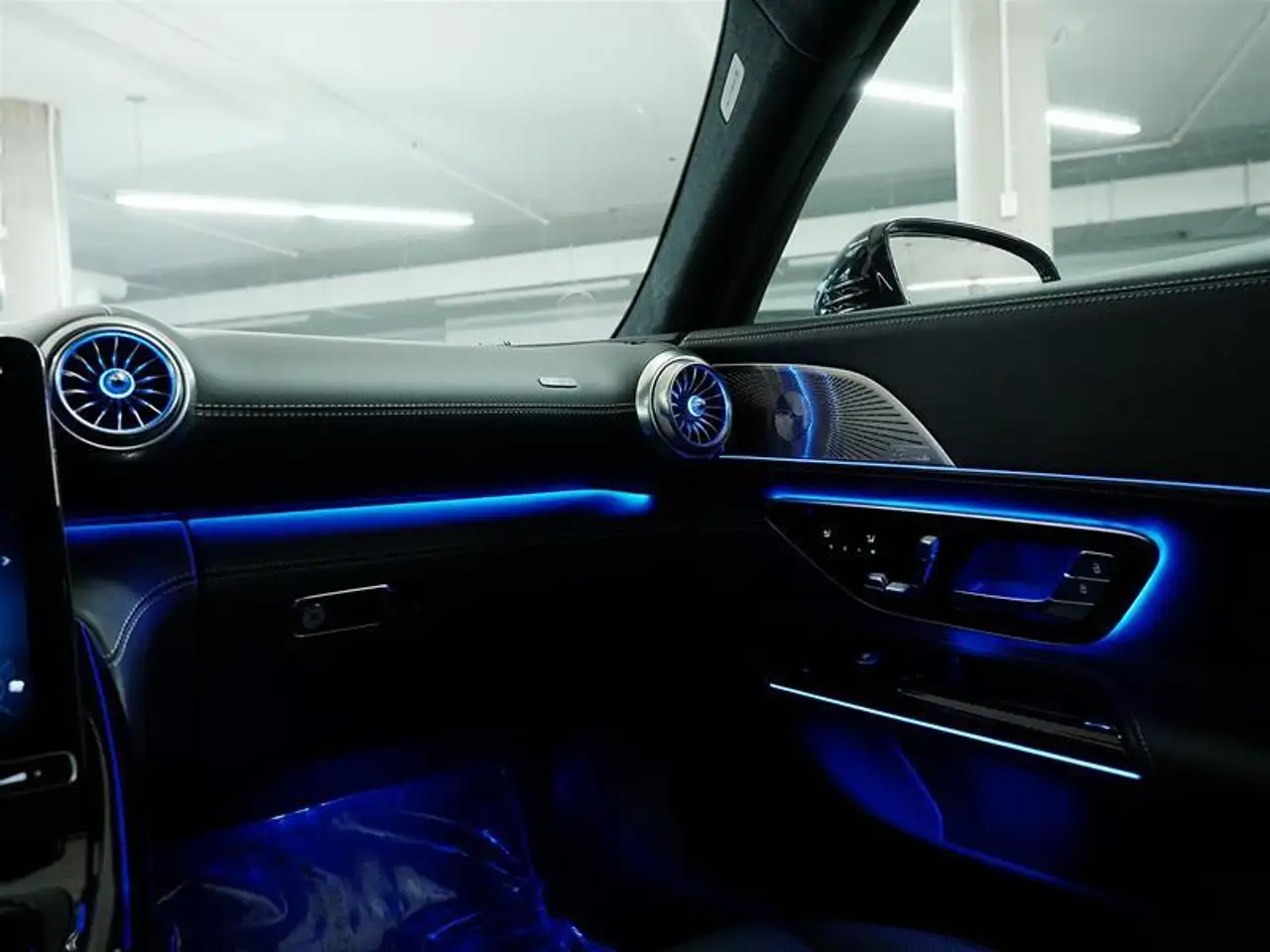 Mercedes-Benz AMG GT снимка Mercedes-Benz AMG GT