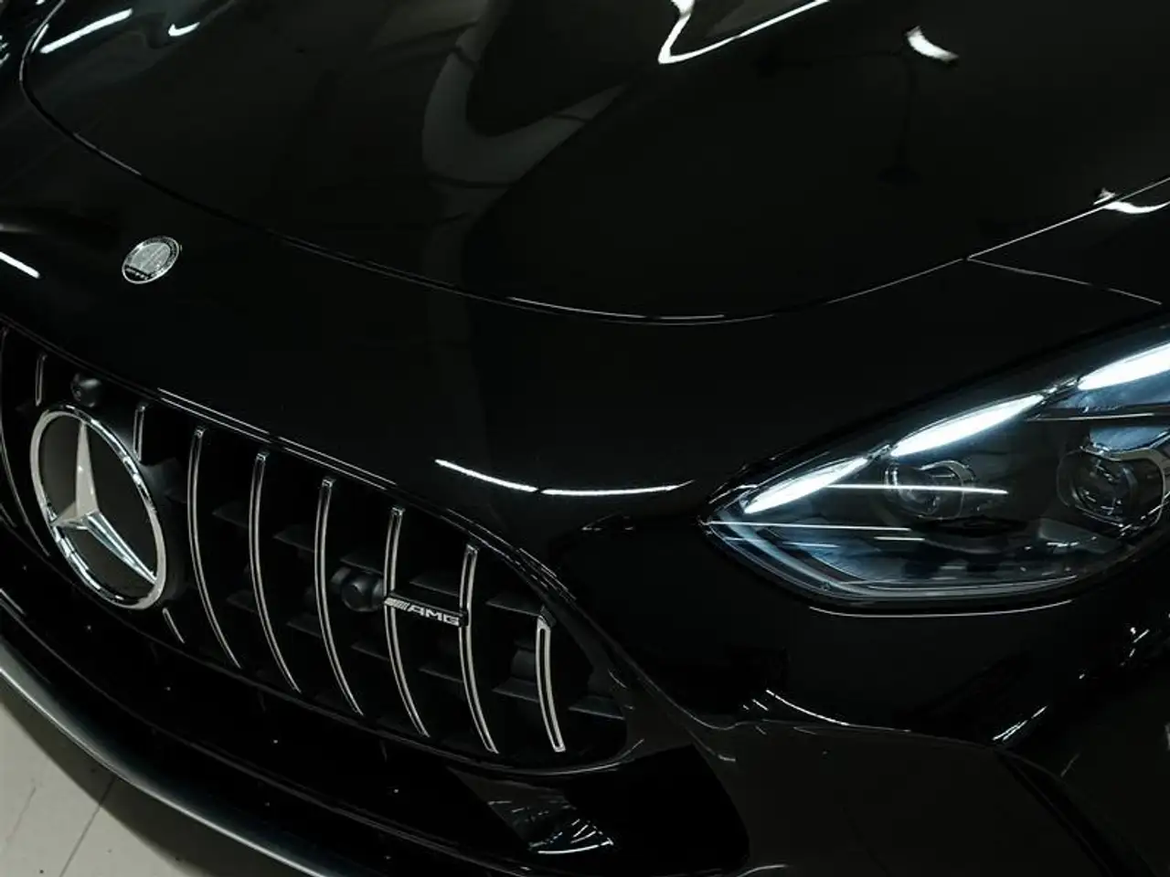 Mercedes-Benz AMG GT снимка Mercedes-Benz AMG GT