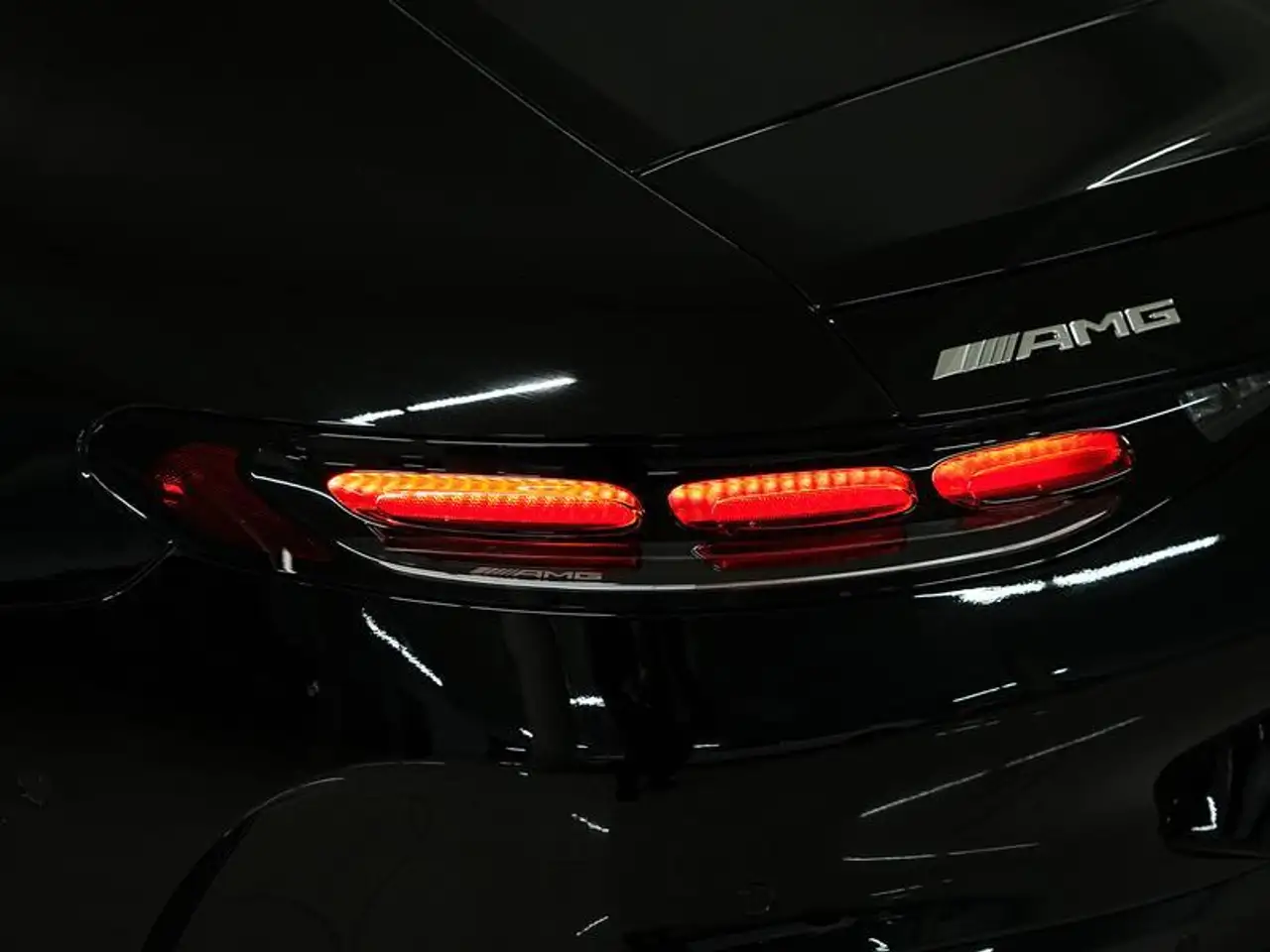 Mercedes-Benz AMG GT снимка Mercedes-Benz AMG GT