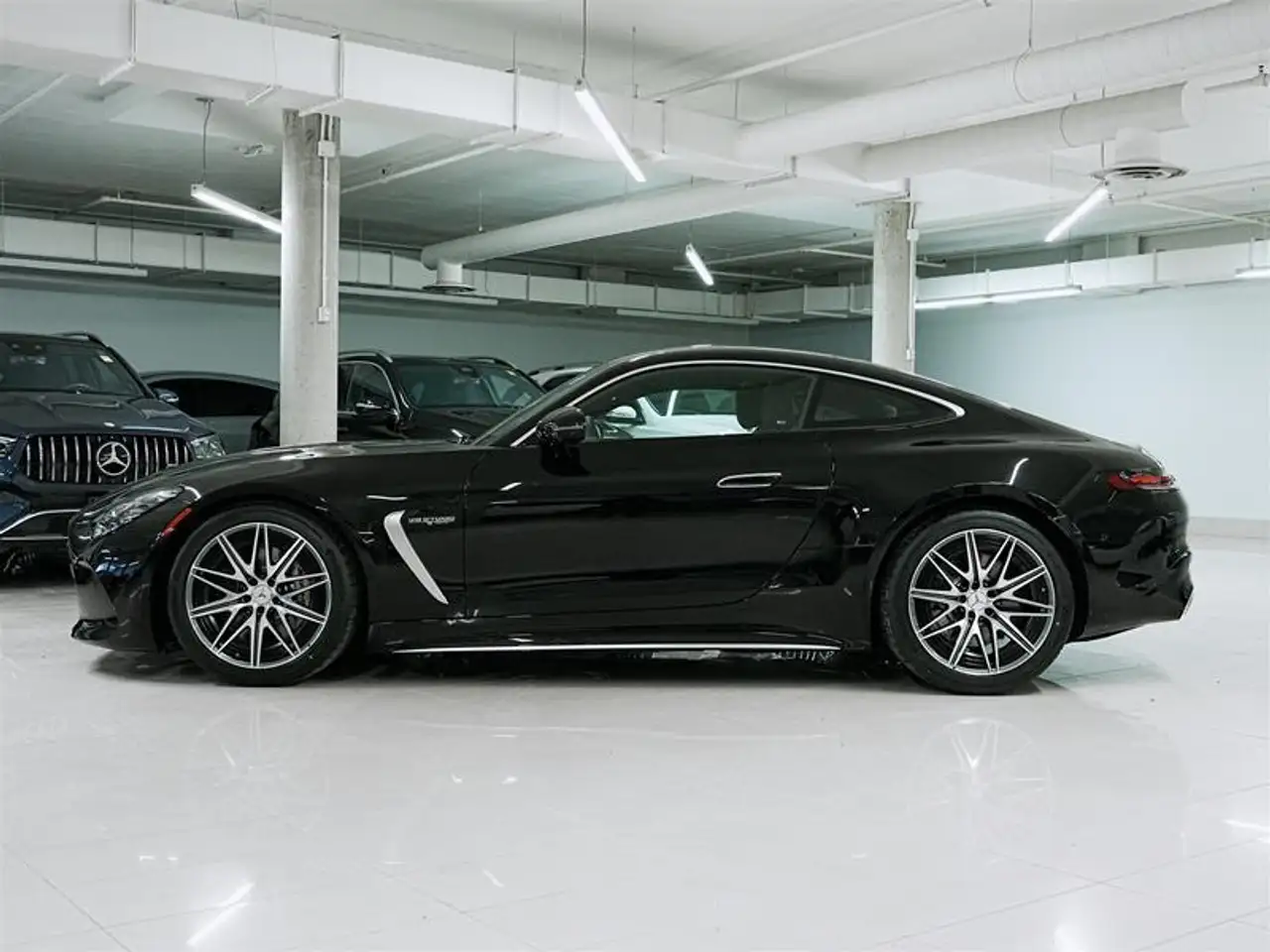 Mercedes-Benz AMG GT снимка Mercedes-Benz AMG GT
