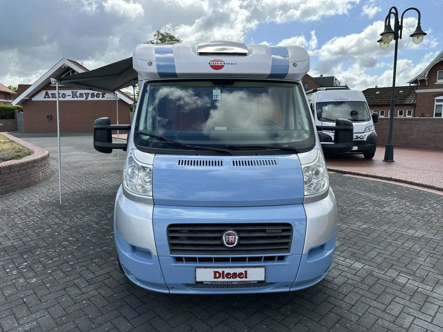 Bürstner Solano T720 4,0t SEHR GEPFLEGT +Einzelbett+TV+2xSo Silber - 2