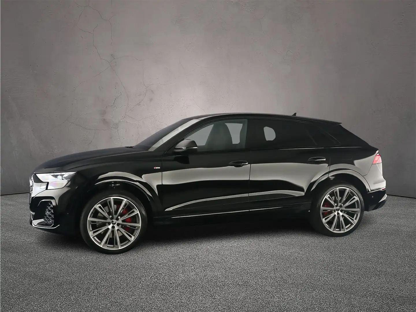 Audi Q8 55 TFSI e 394pk Pro Line S Zwart - 2