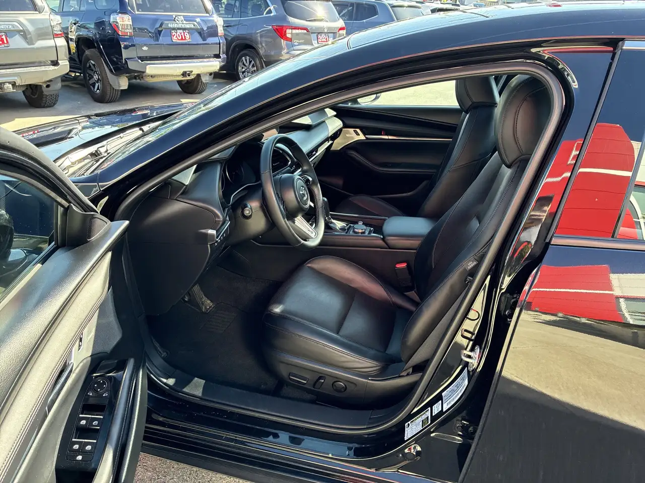 Mazda 3 снимка Mazda 3
