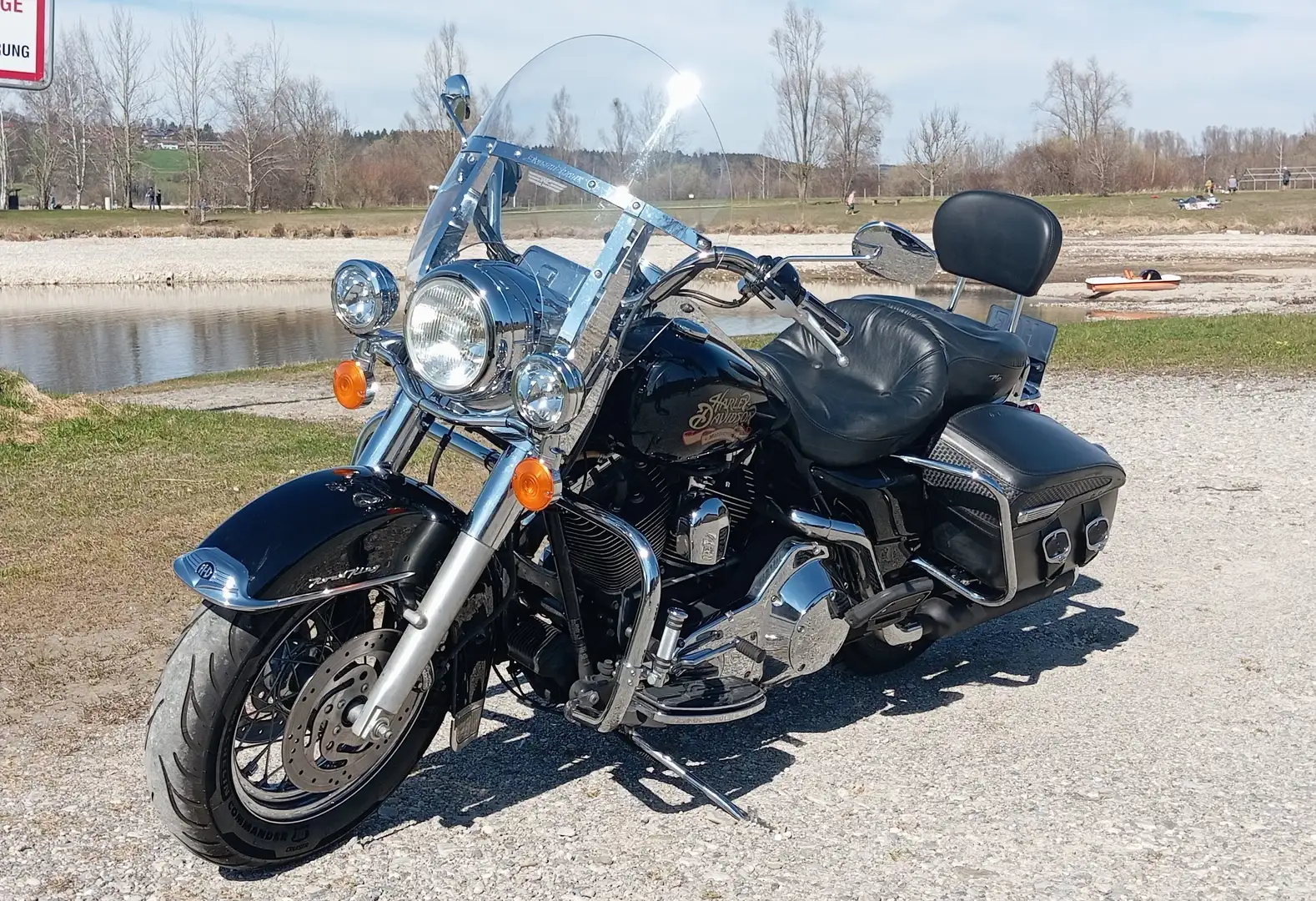Harley-Davidson Road King FLHRCI - vorne Öhlins - Klappenauspuff Noir - 2