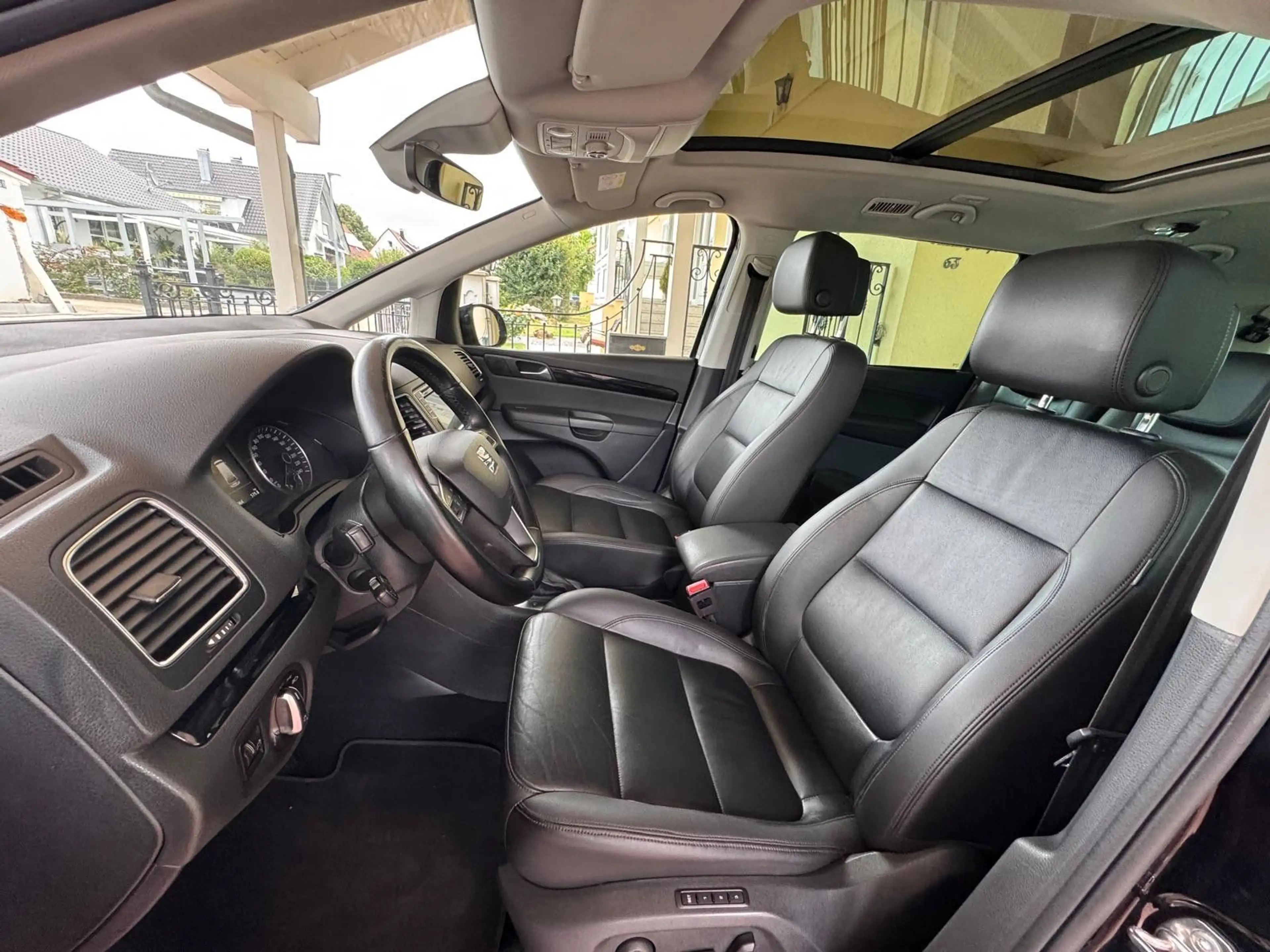 SEAT Alhambra Style*PANO/LEDER/CAM/NAVI/ACC* — photo 9
