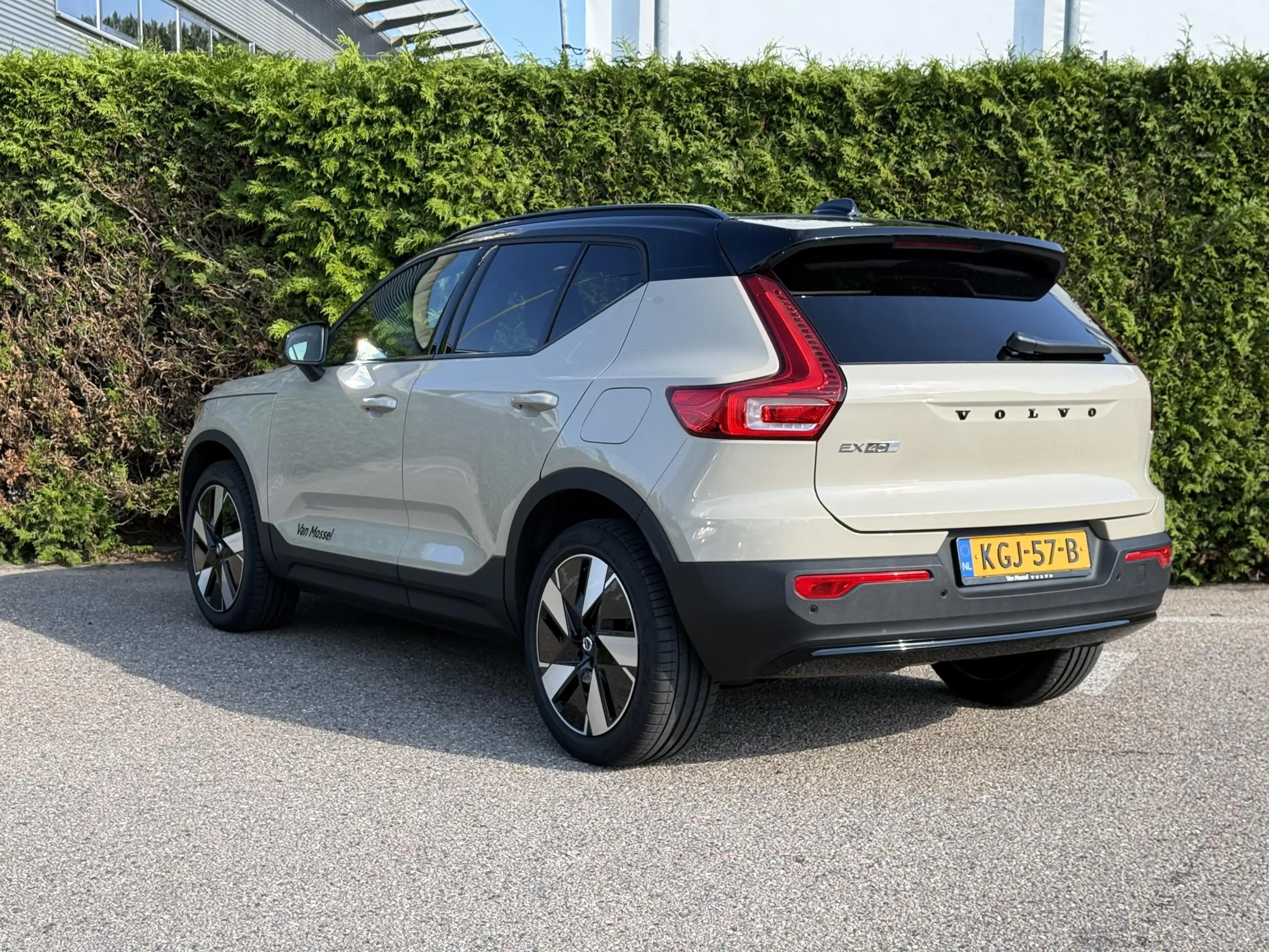 Volvo EX40 Single Motor Extended Range Plus Europa — photo 5