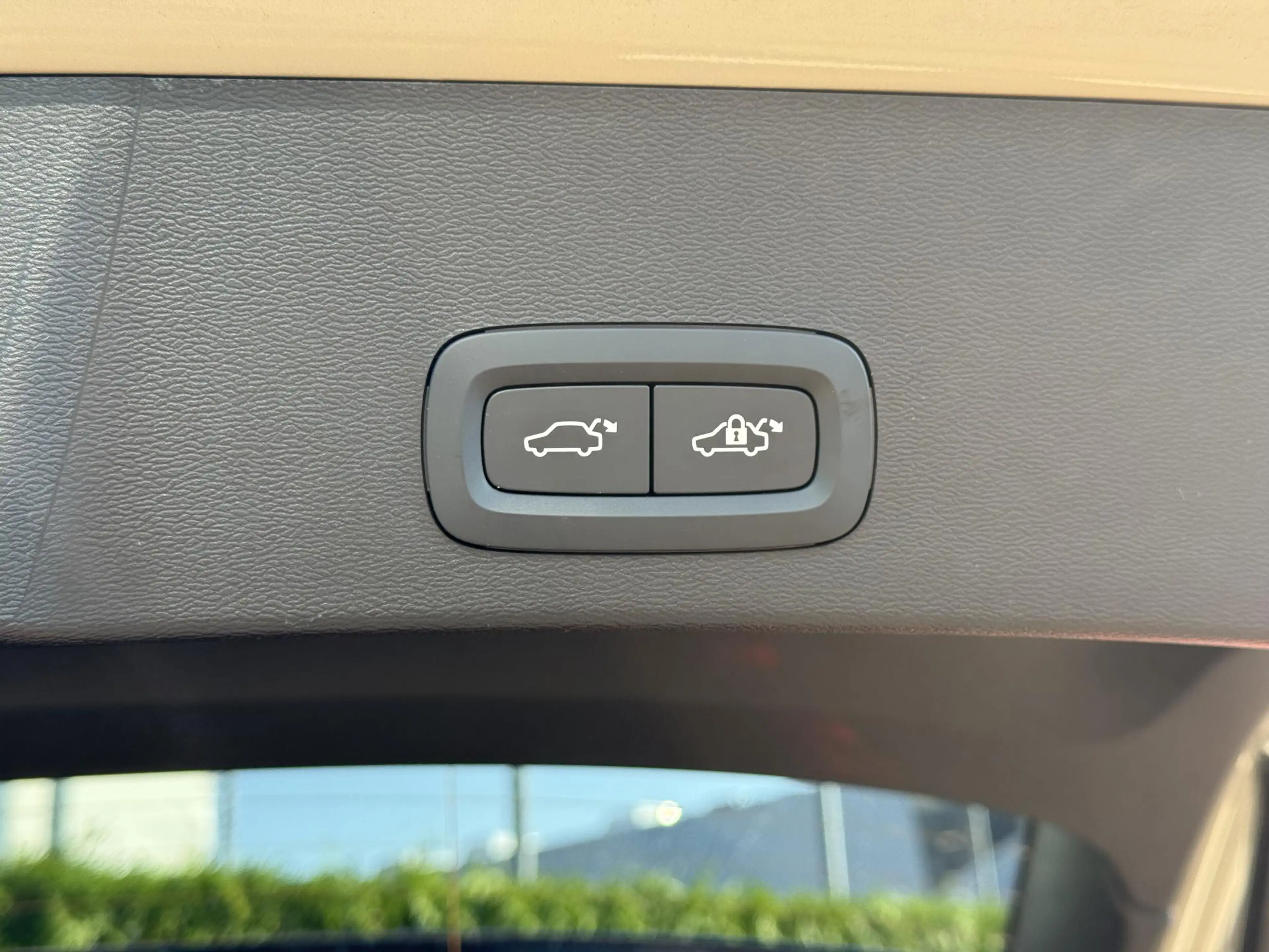 Volvo EX40 Single Motor Extended Range Plus Europa — photo 8