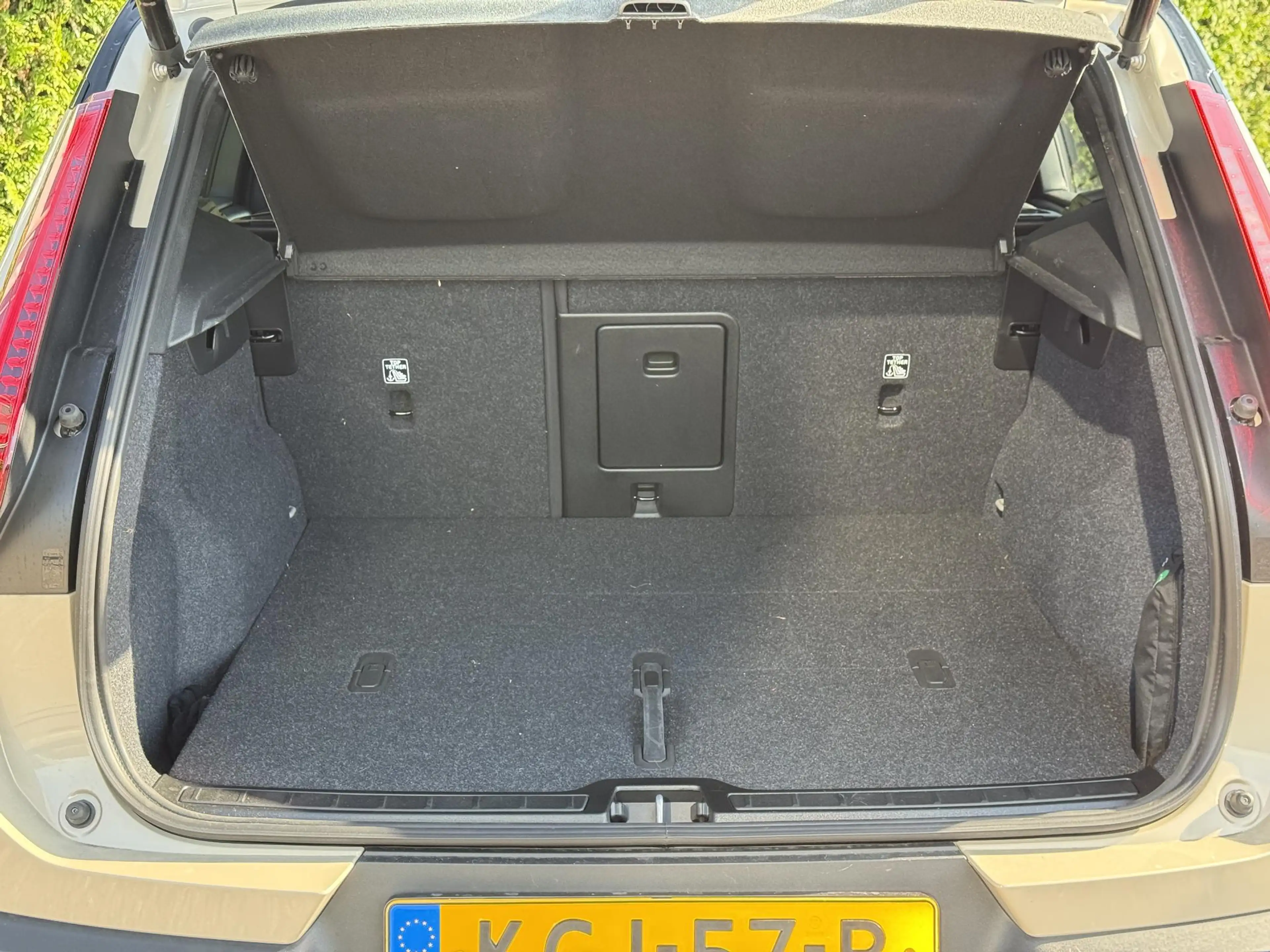 Volvo EX40 Single Motor Extended Range Plus Europa — photo 7