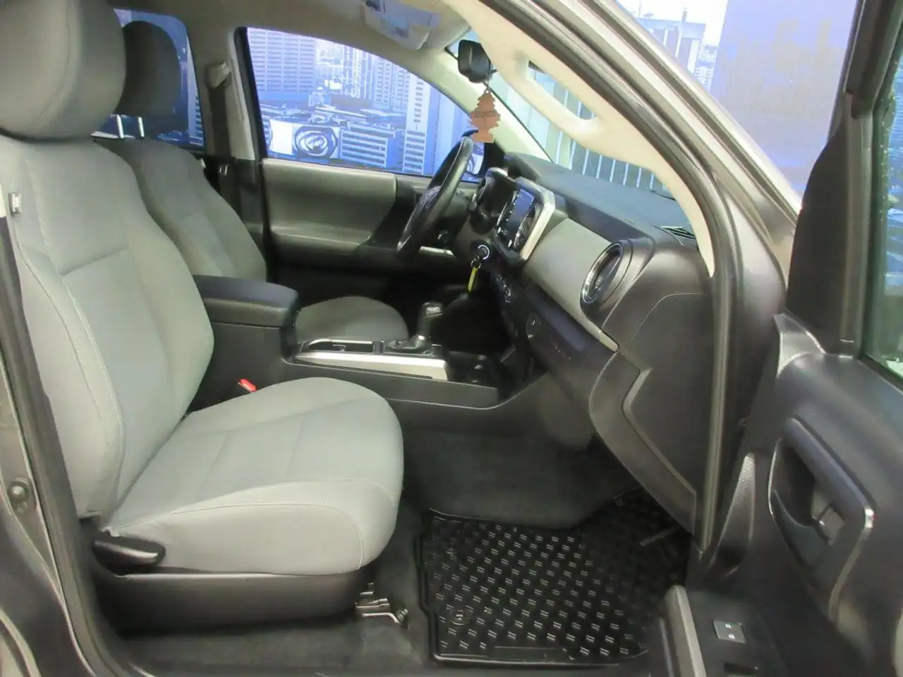 Toyota Tacoma снимка Toyota Tacoma