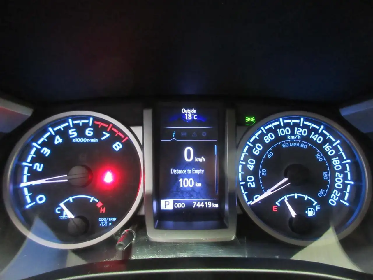 Toyota Tacoma снимка Toyota Tacoma