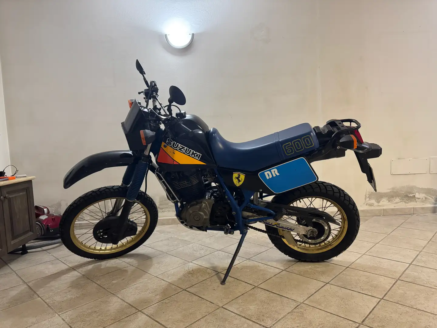 Suzuki DR 600 Noir - 2